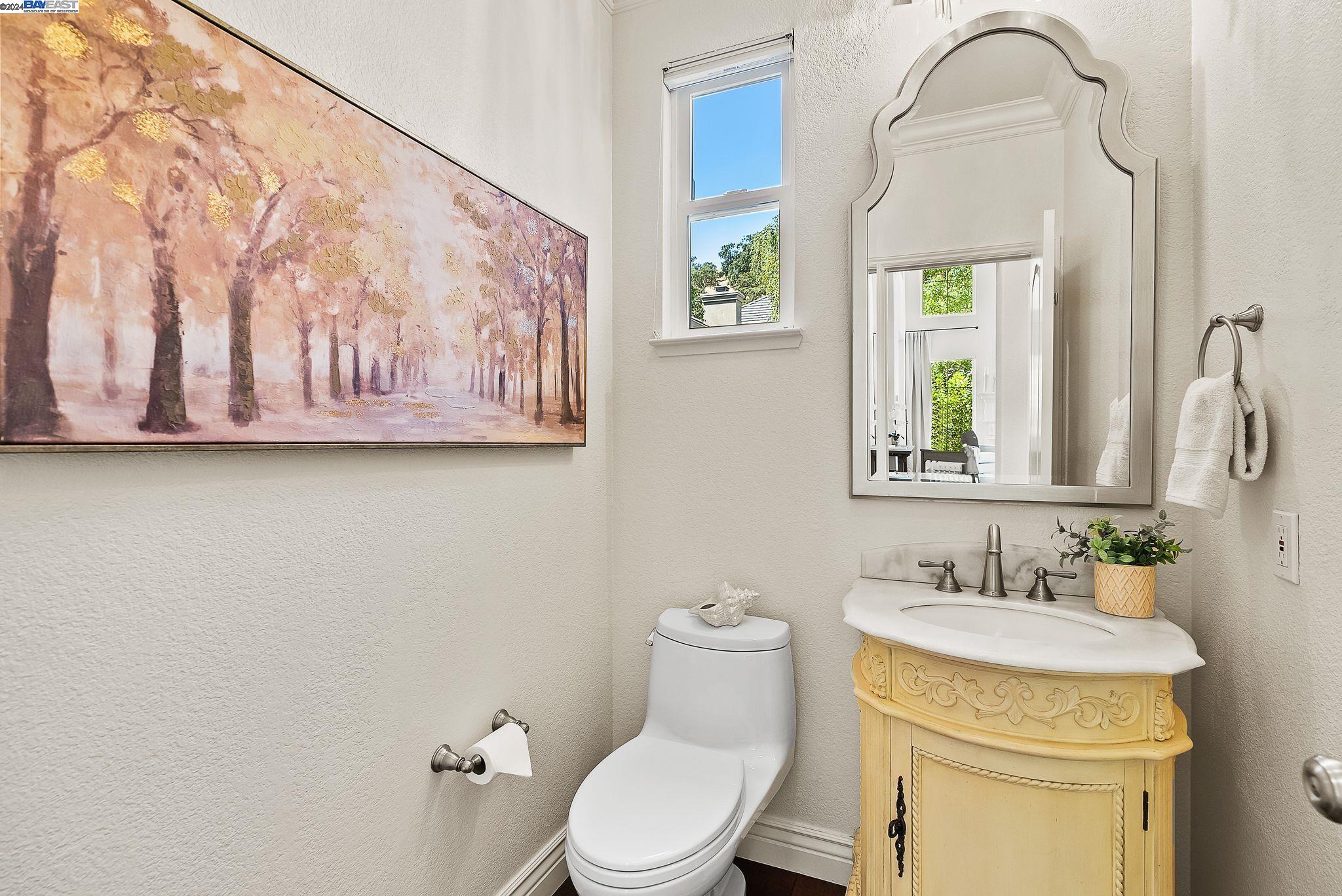 10 Pepperwood Ln