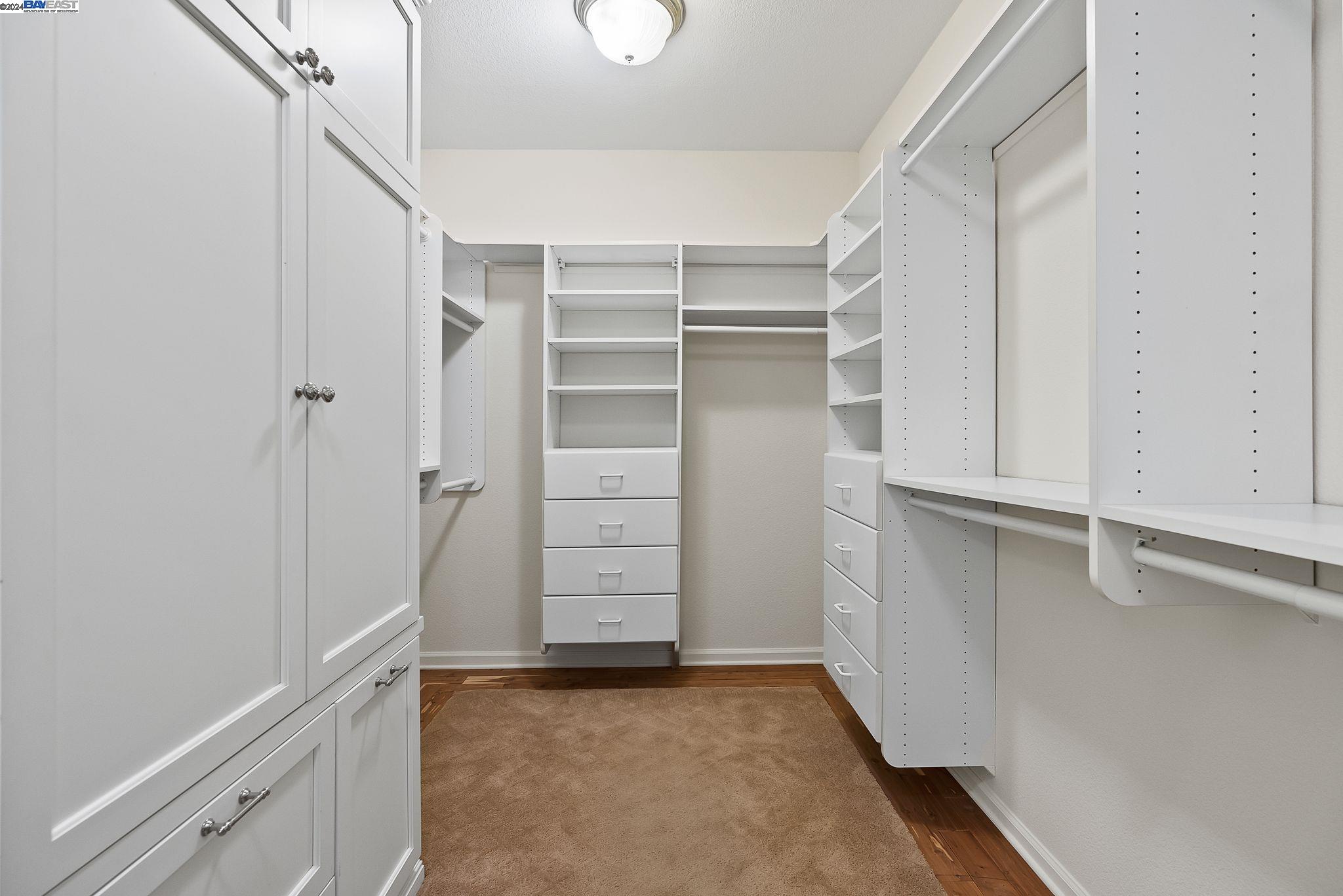 10 Pepperwood Ln