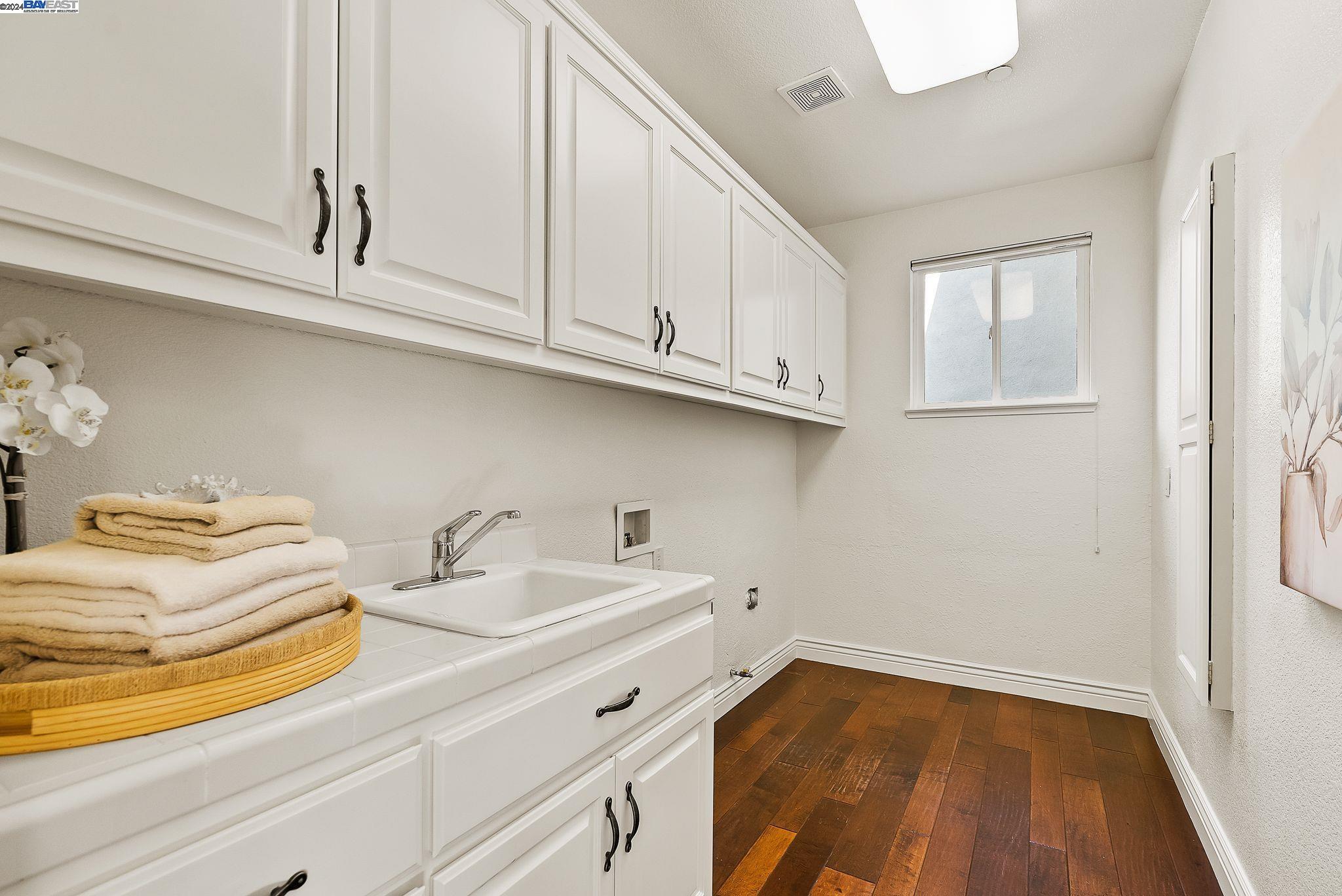 10 Pepperwood Ln