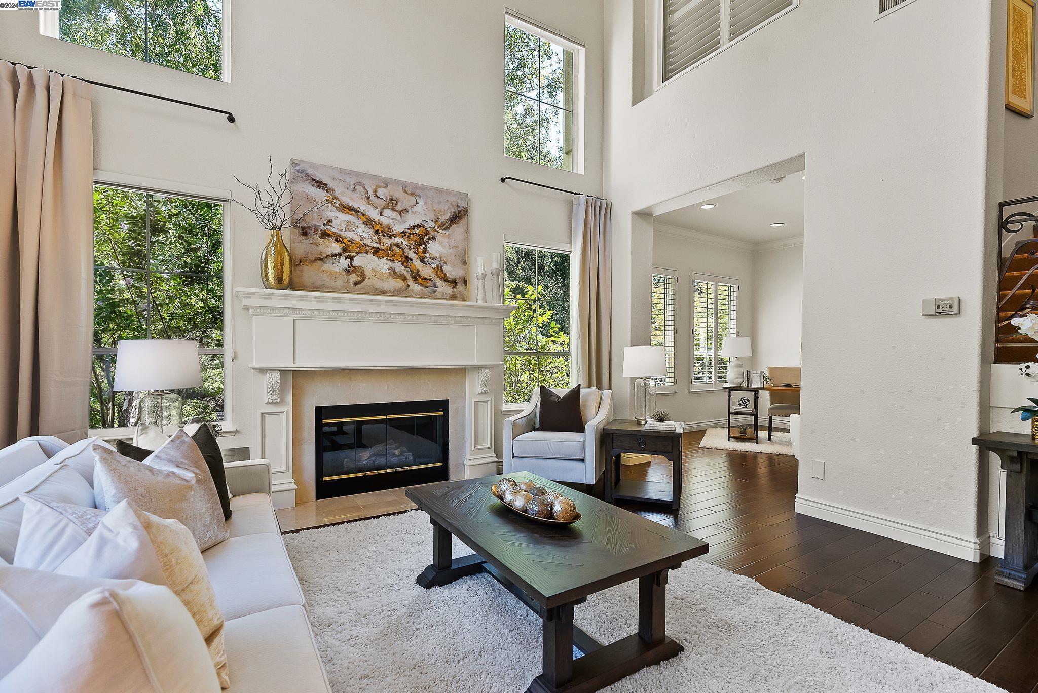10 Pepperwood Ln