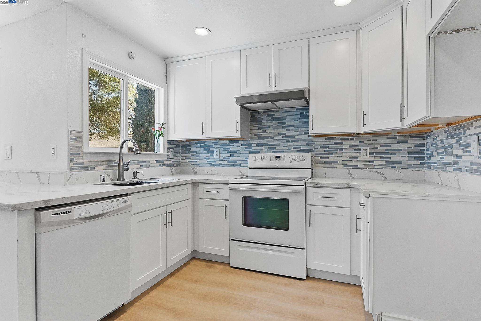 3481 Michael Pl