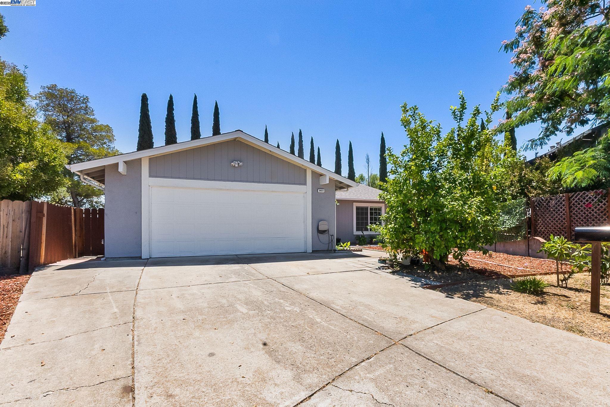 3481 Michael Pl