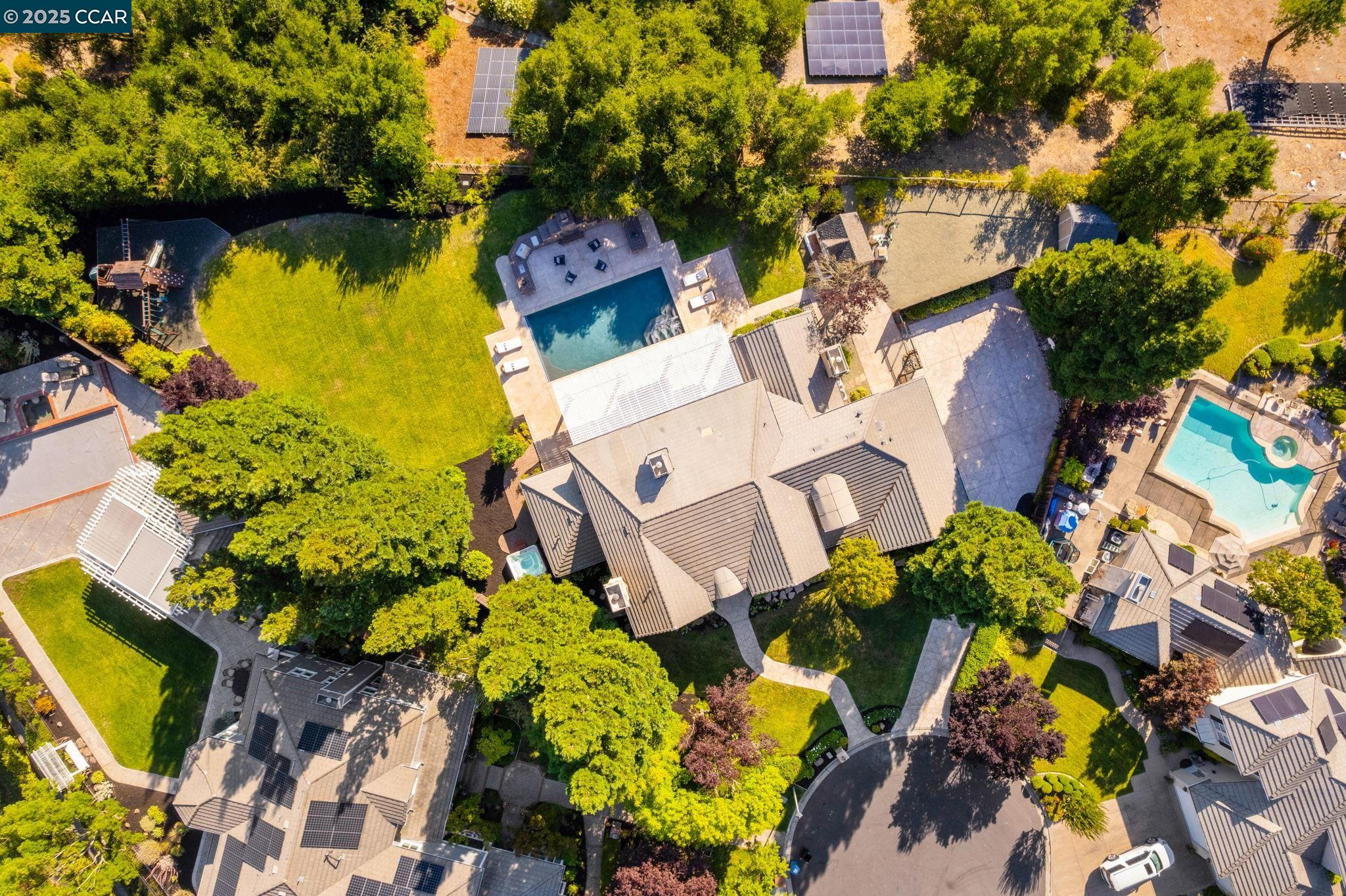 218 Fieldcrest Ct