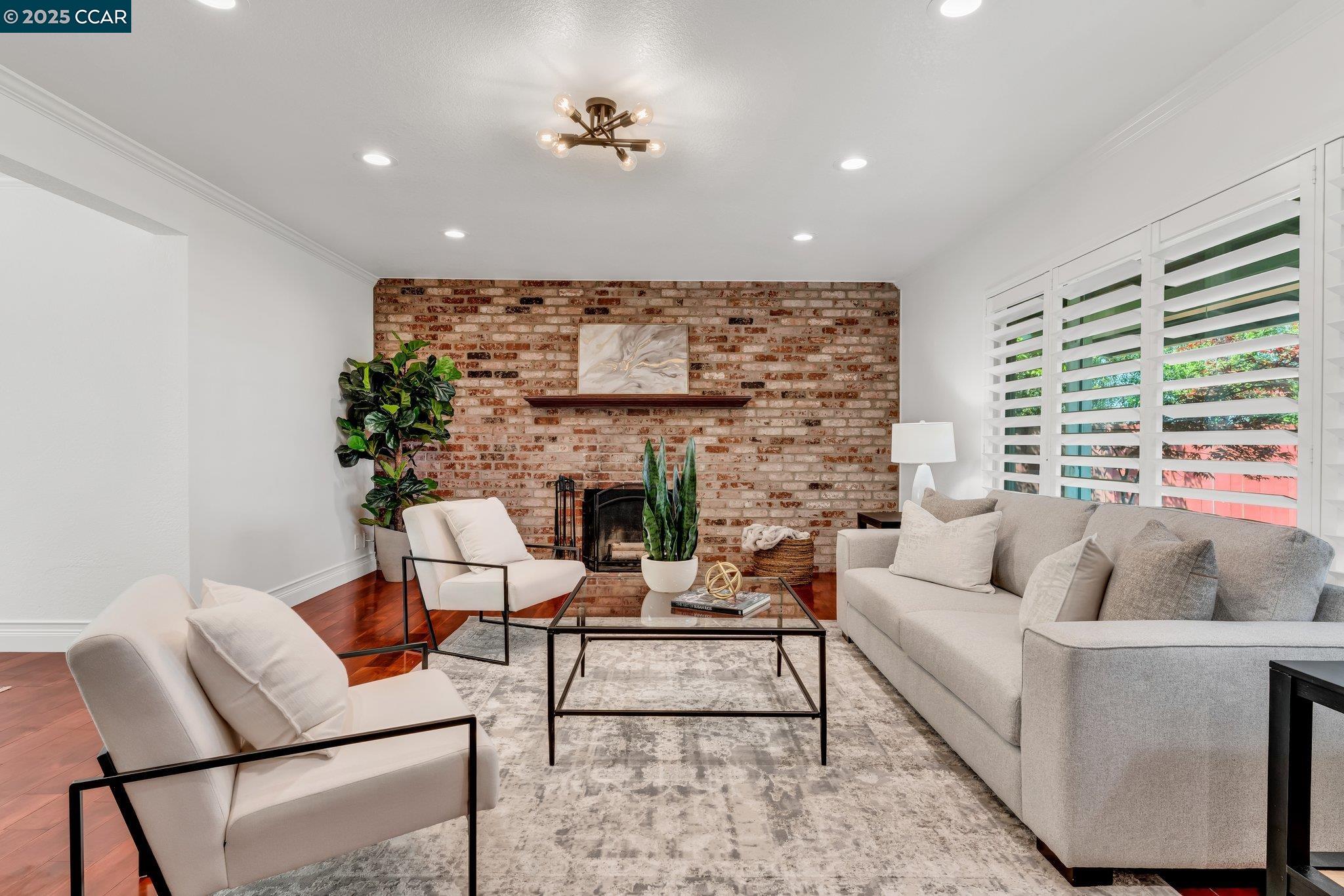 11373 Rampart Dr