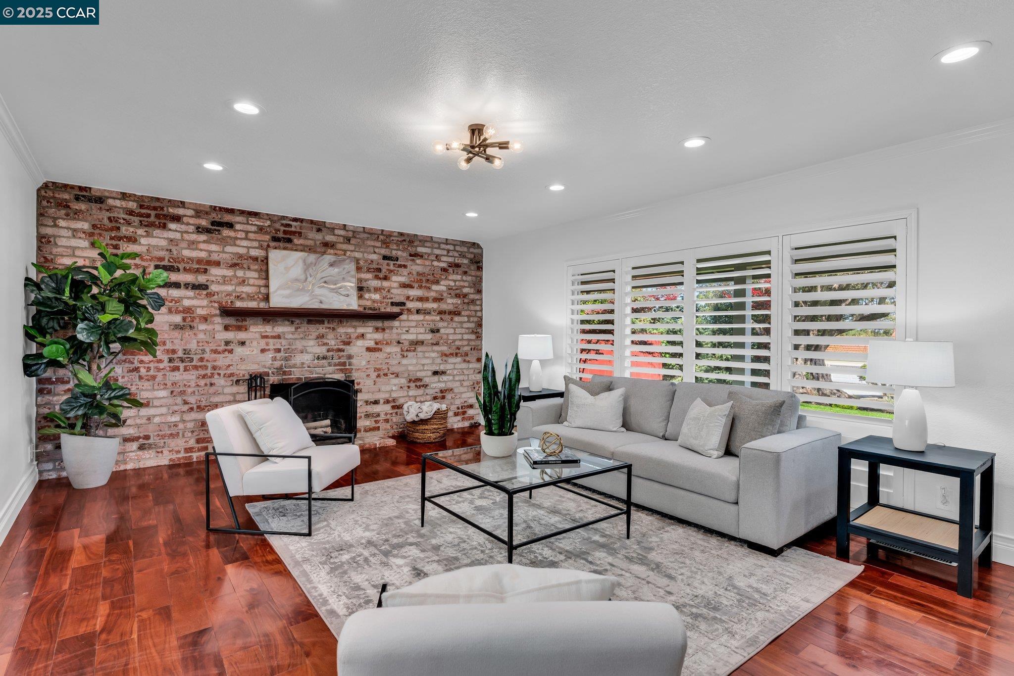 11373 Rampart Dr