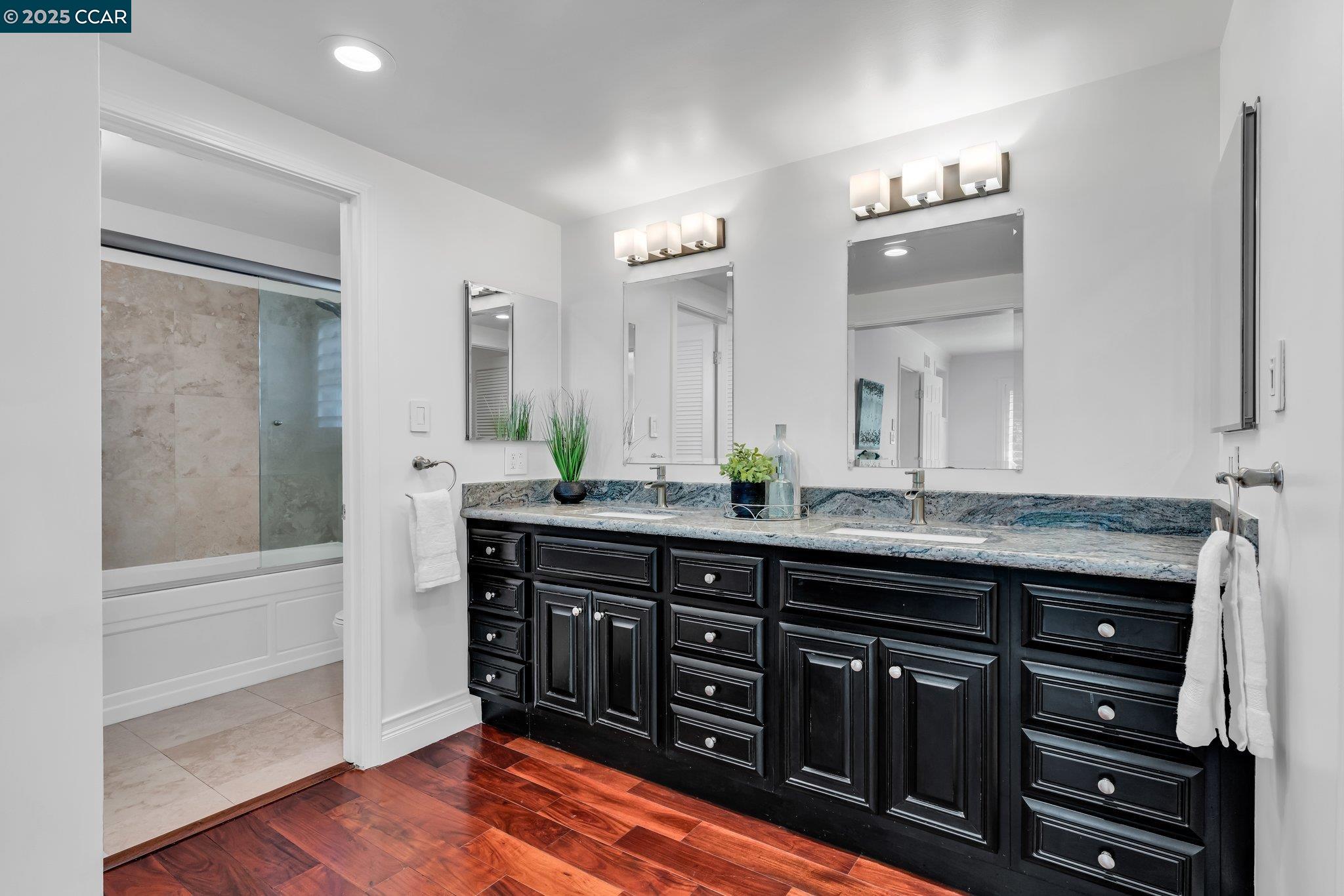 11373 Rampart Dr