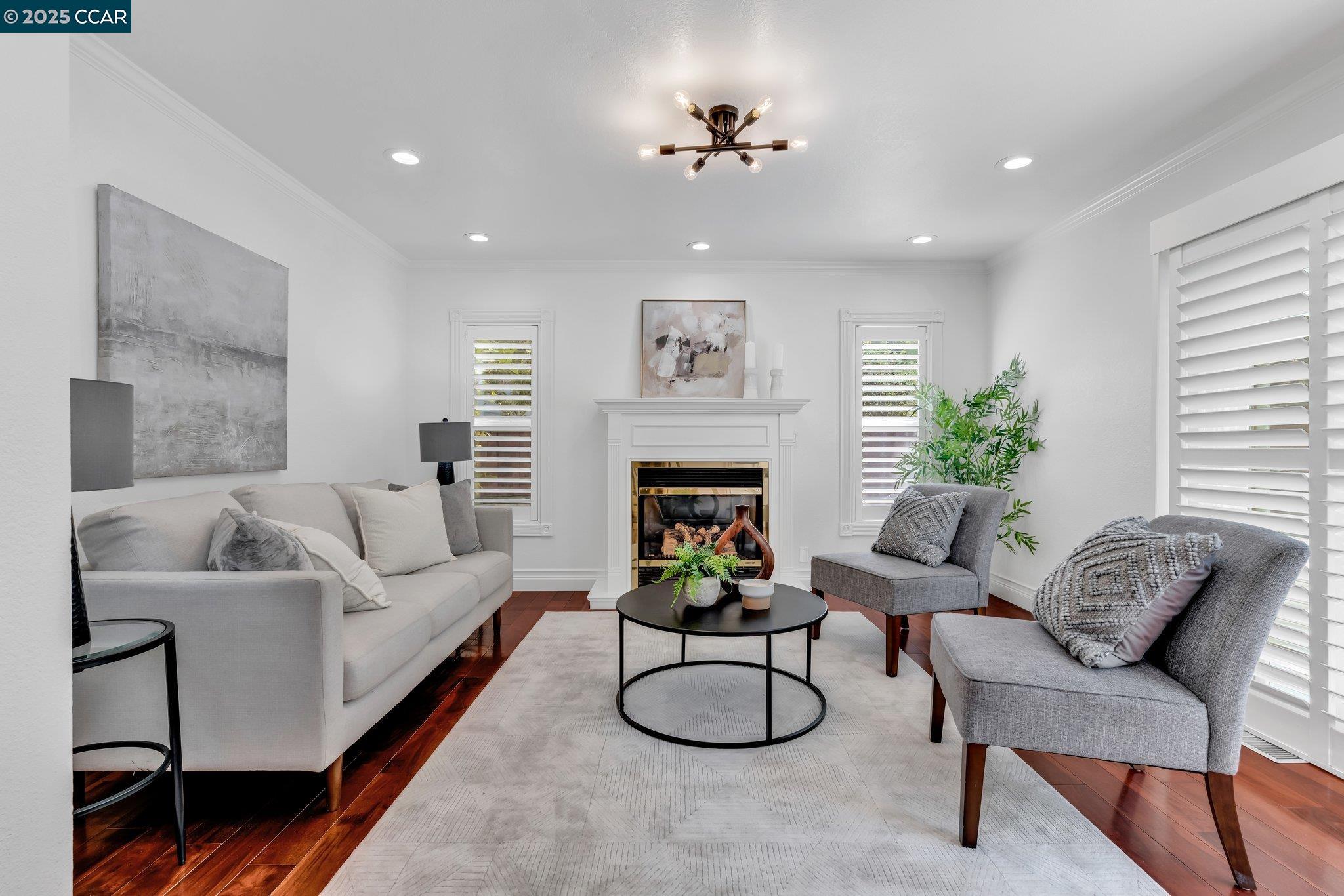 11373 Rampart Dr