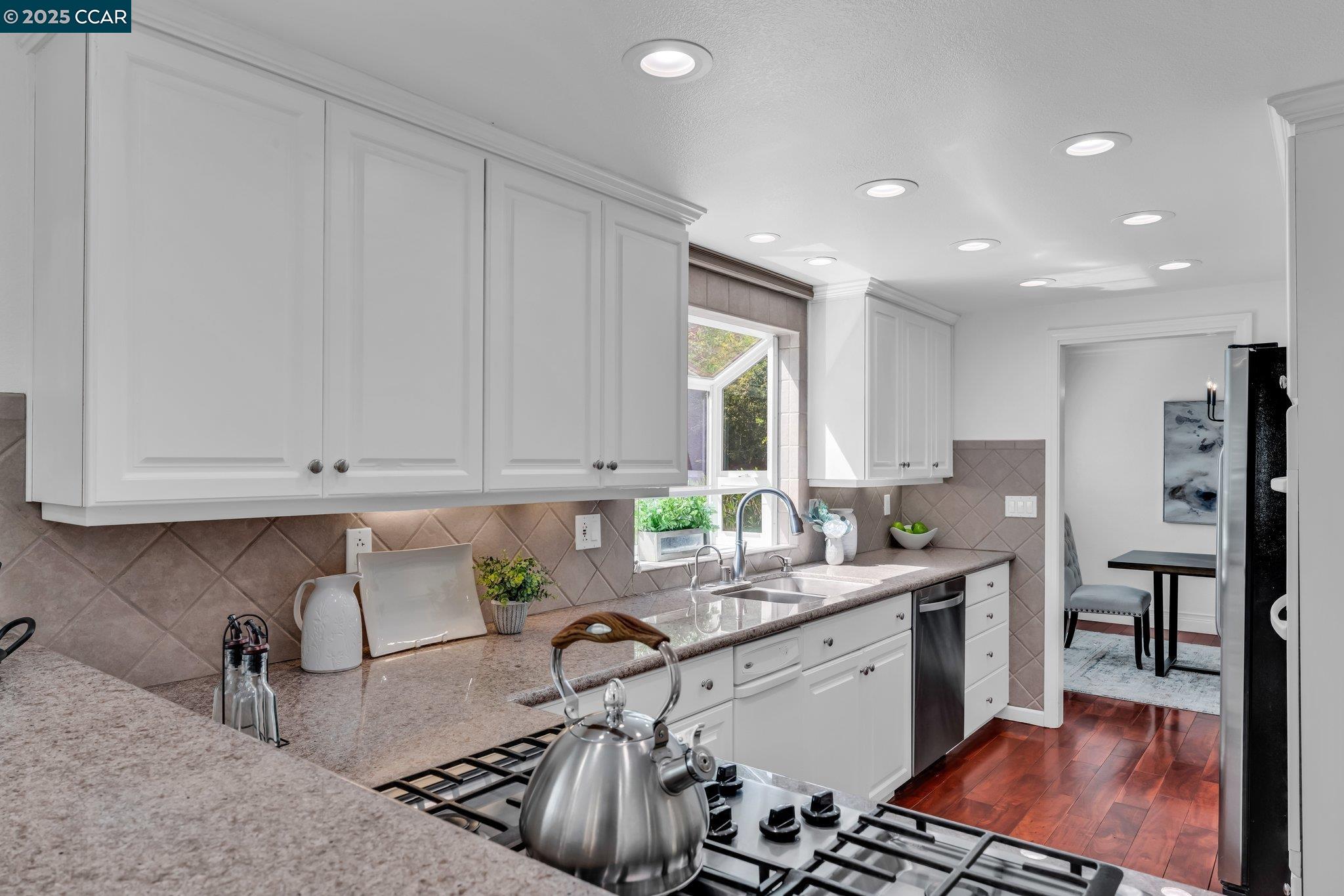 11373 Rampart Dr