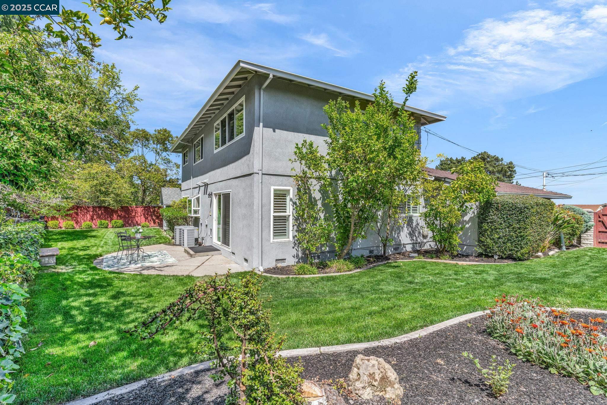 11373 Rampart Dr