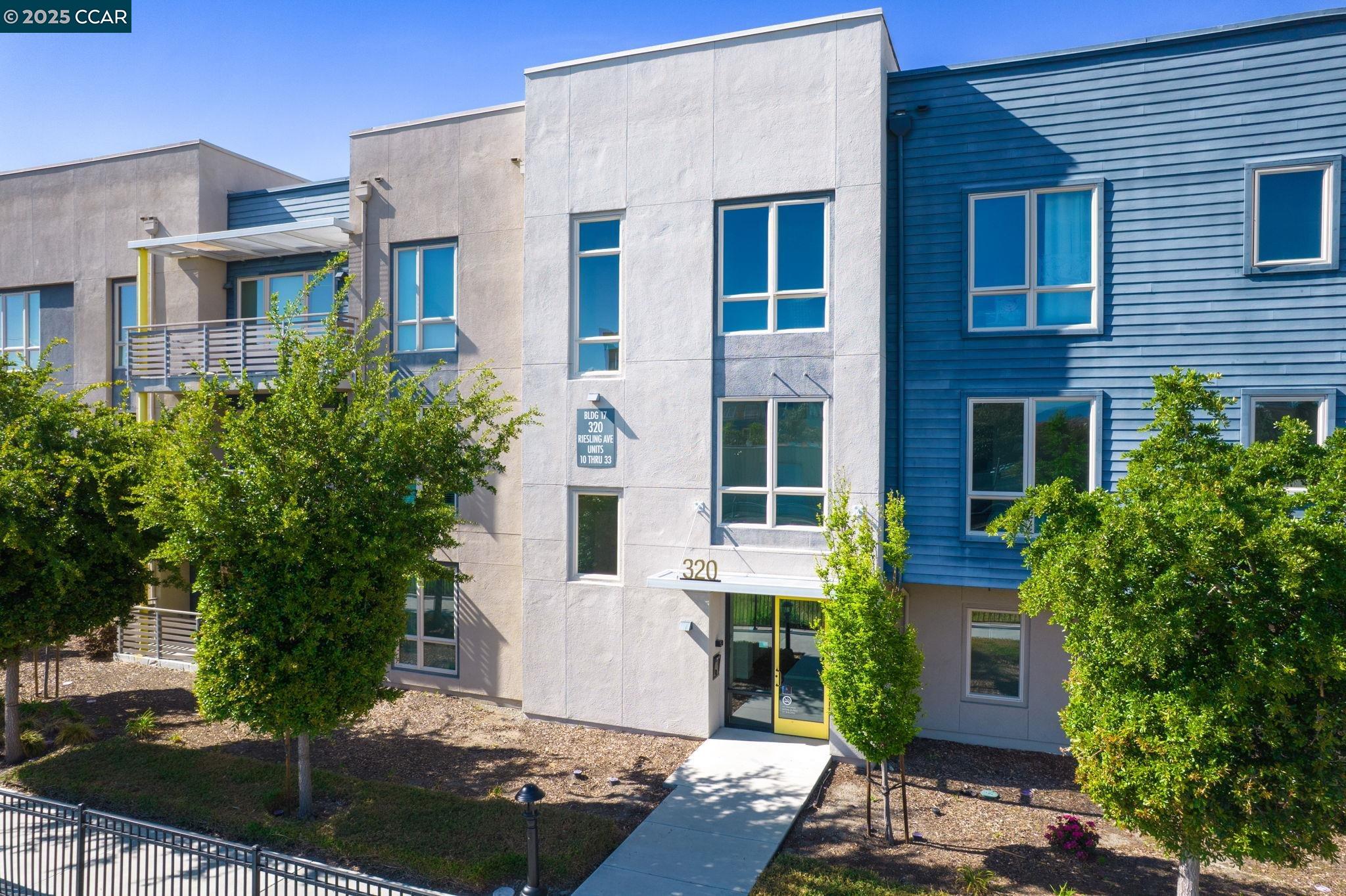 320 Riesling Ave # 23