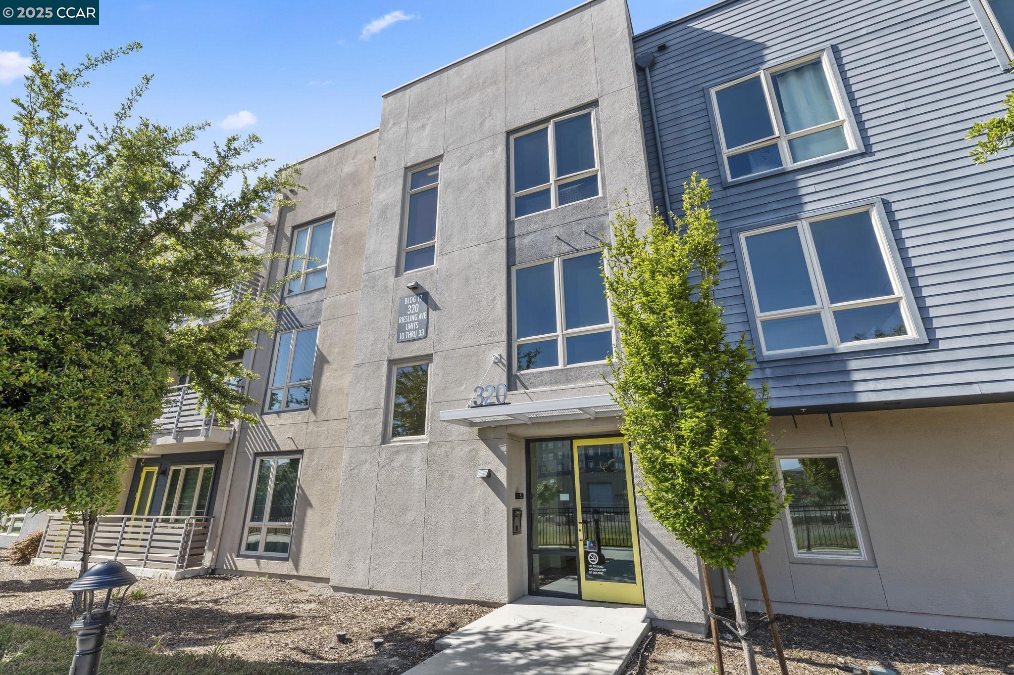 320 Riesling Ave # 23
