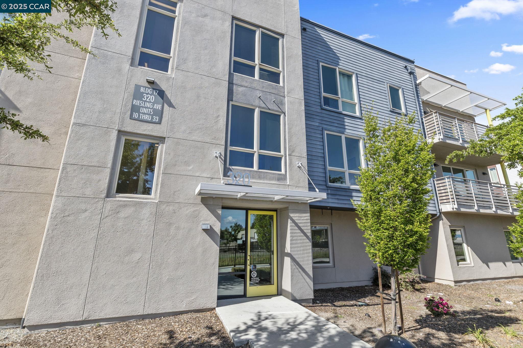 320 Riesling Ave # 23