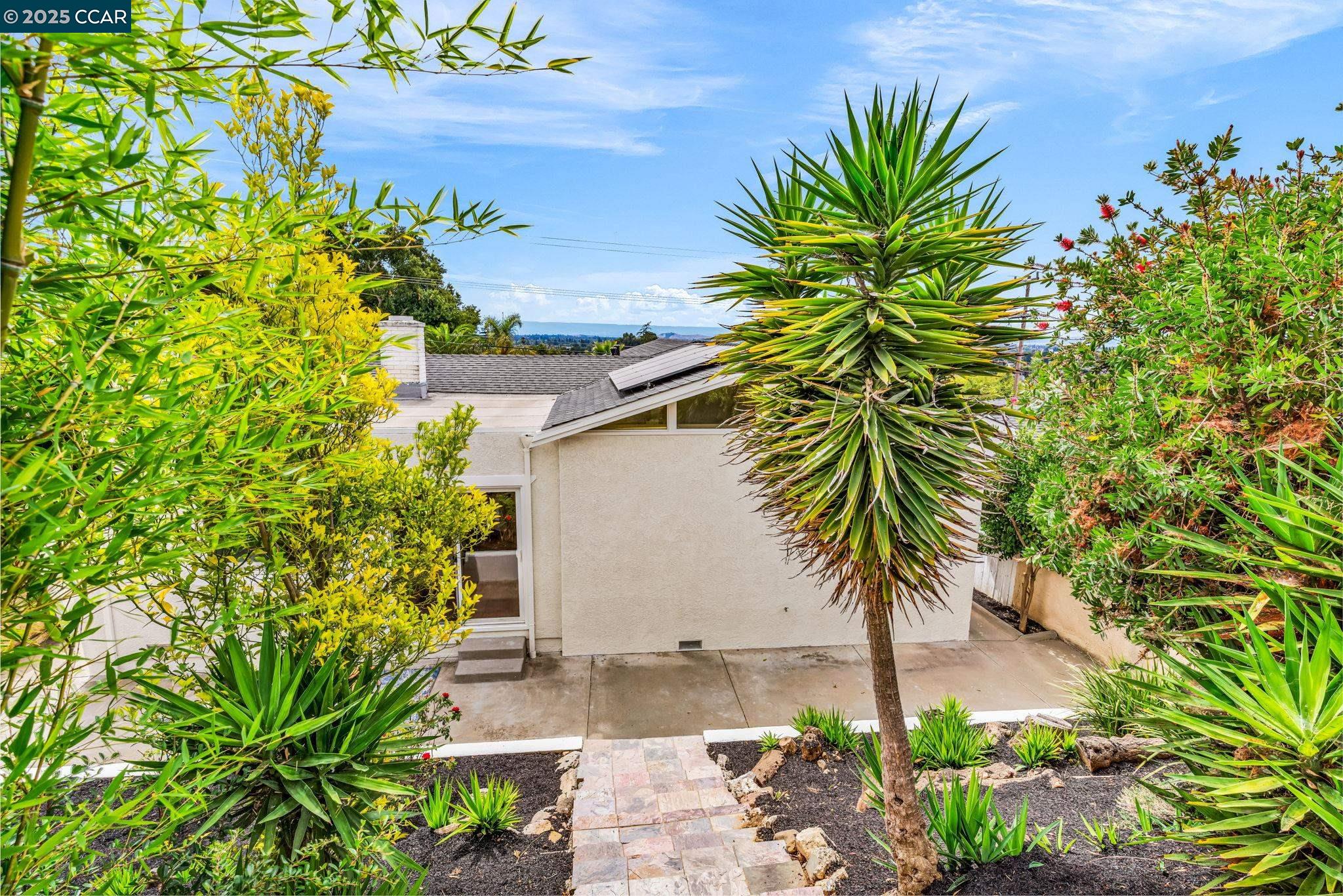 655 Tamarack Dr
