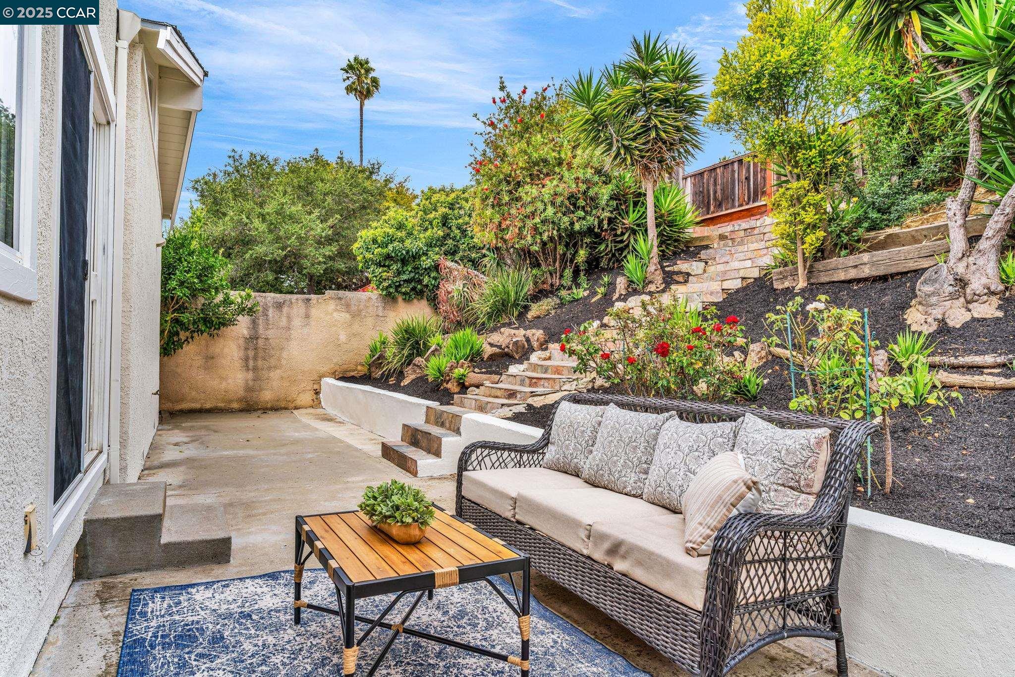 655 Tamarack Dr