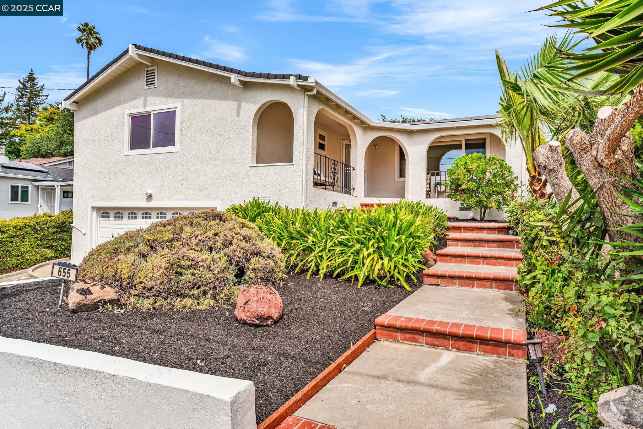655 Tamarack Dr