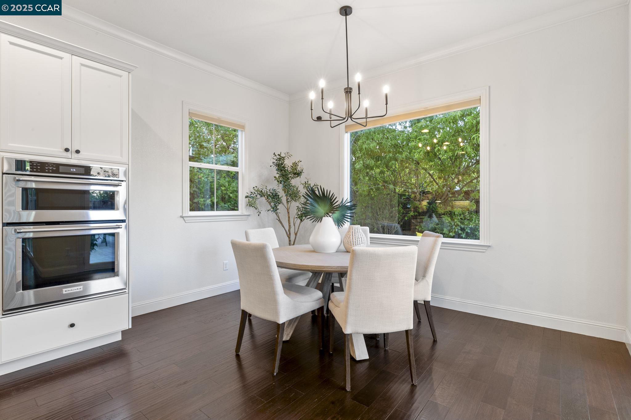406 Glastonbury Ct