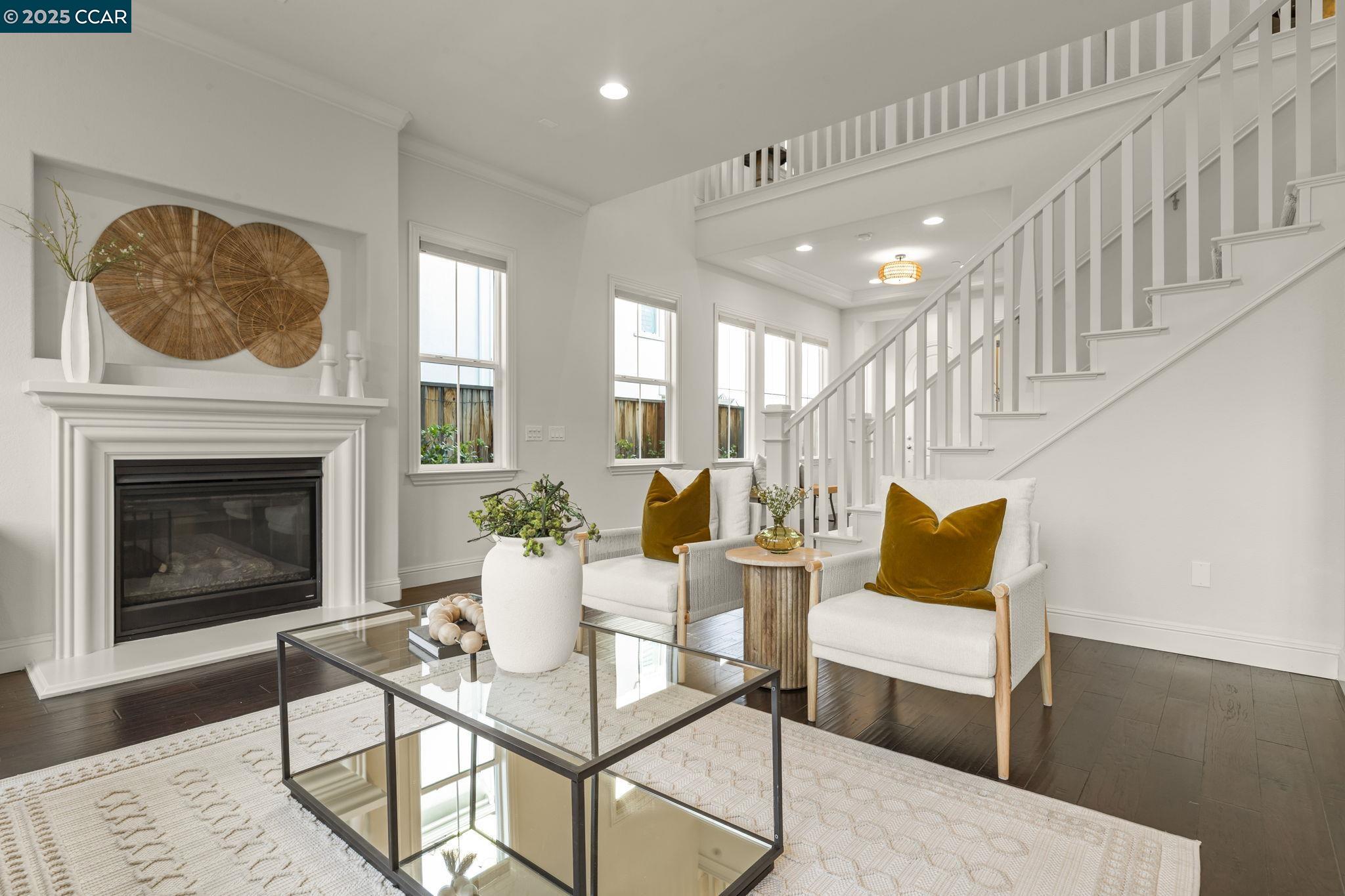 406 Glastonbury Ct