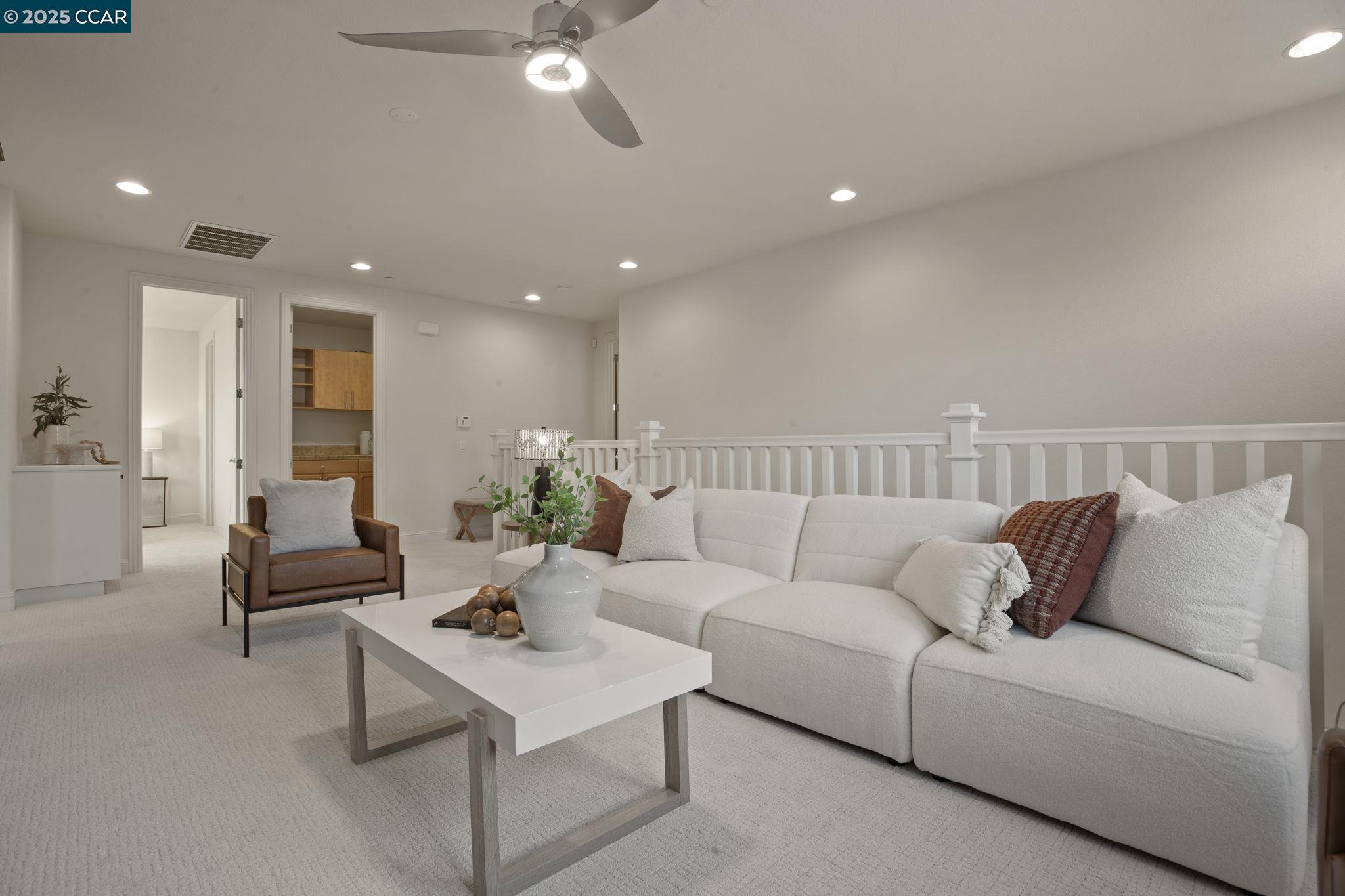406 Glastonbury Ct