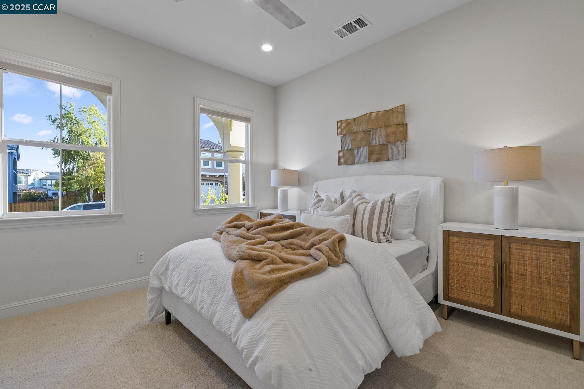 406 Glastonbury Ct