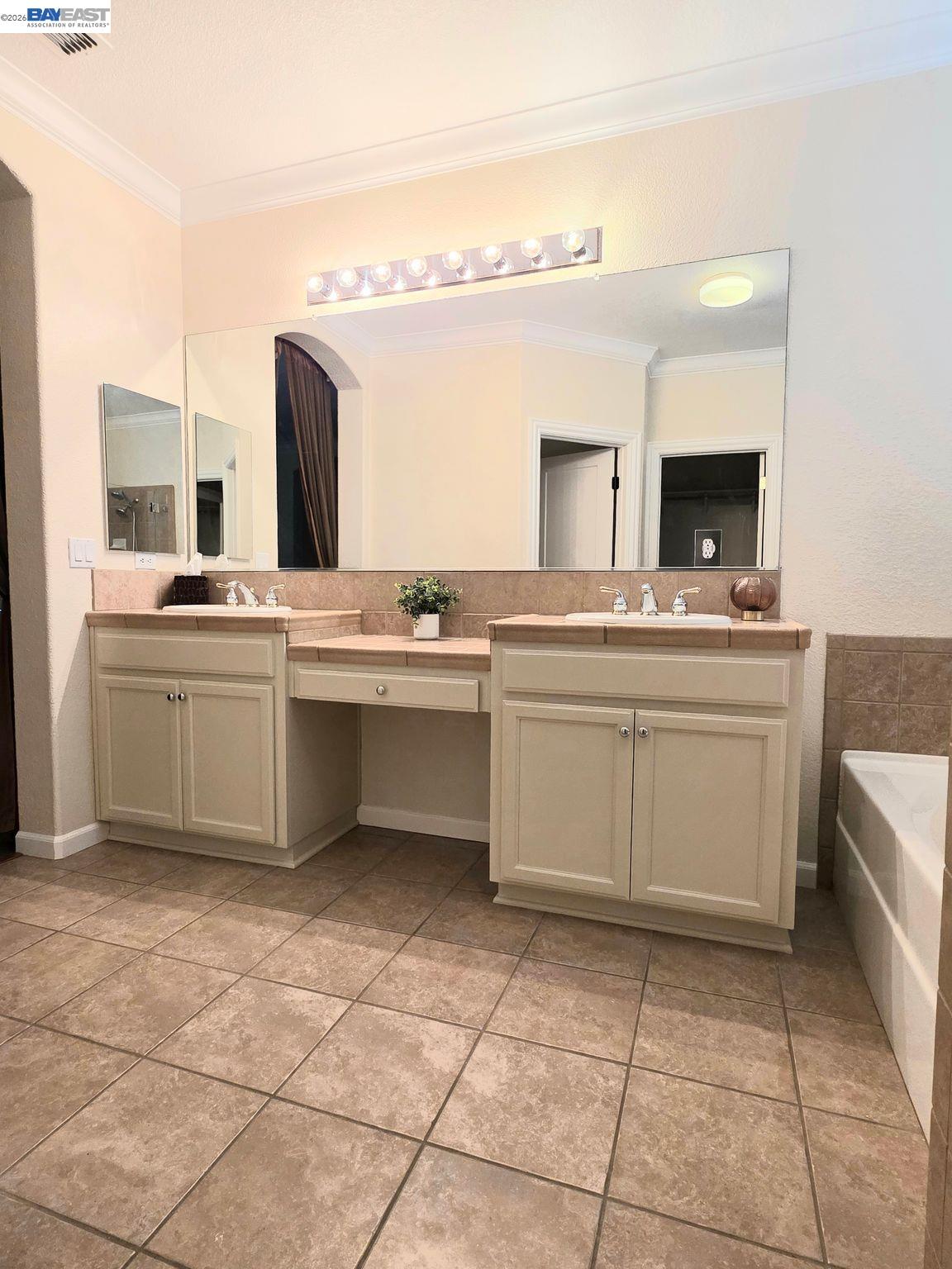 3800 Pintail Dr