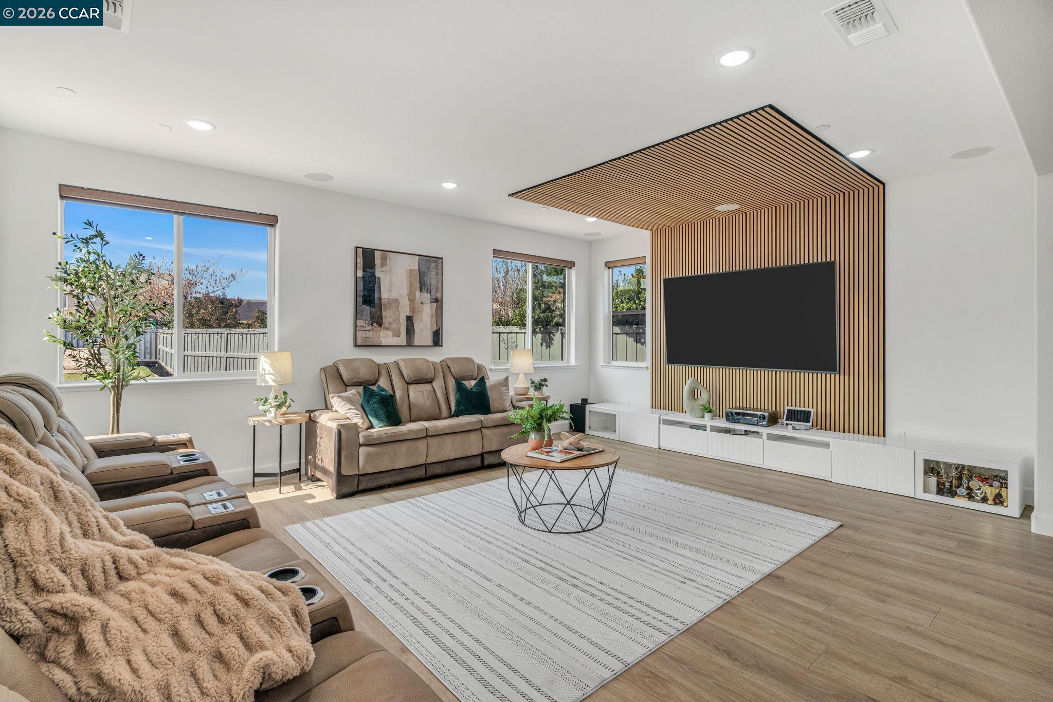 1553 S Perkins Place