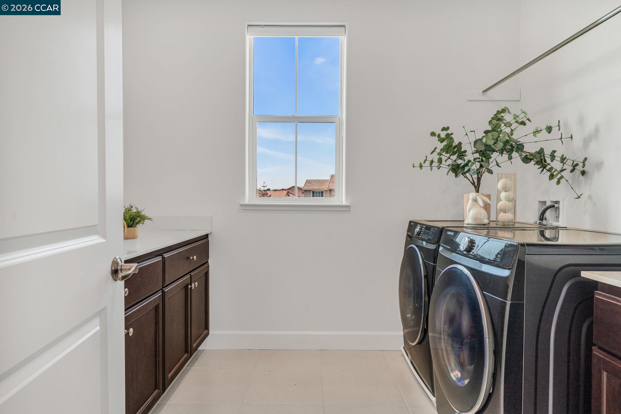 1553 S Perkins Place