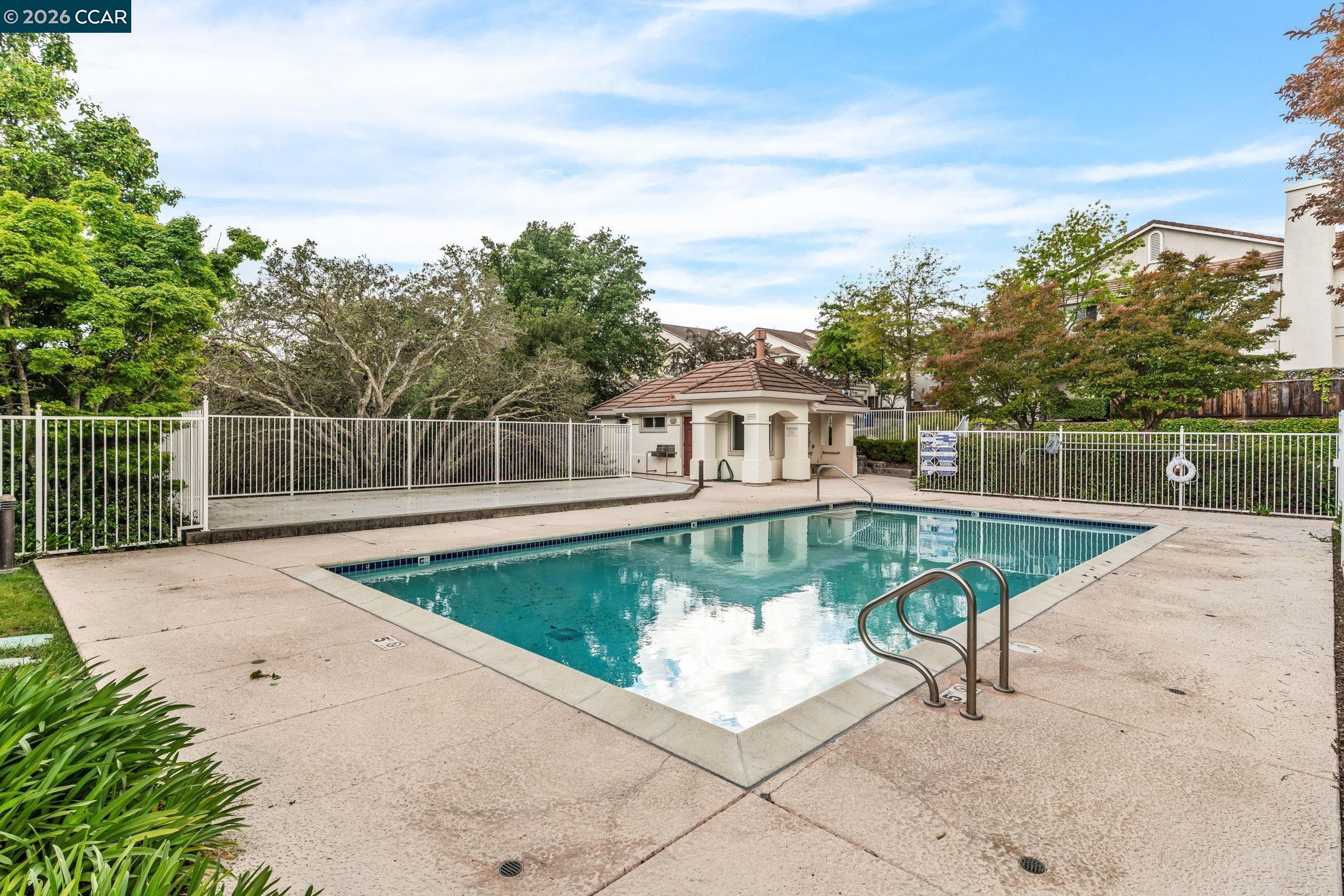 125 Shadowhill Cir