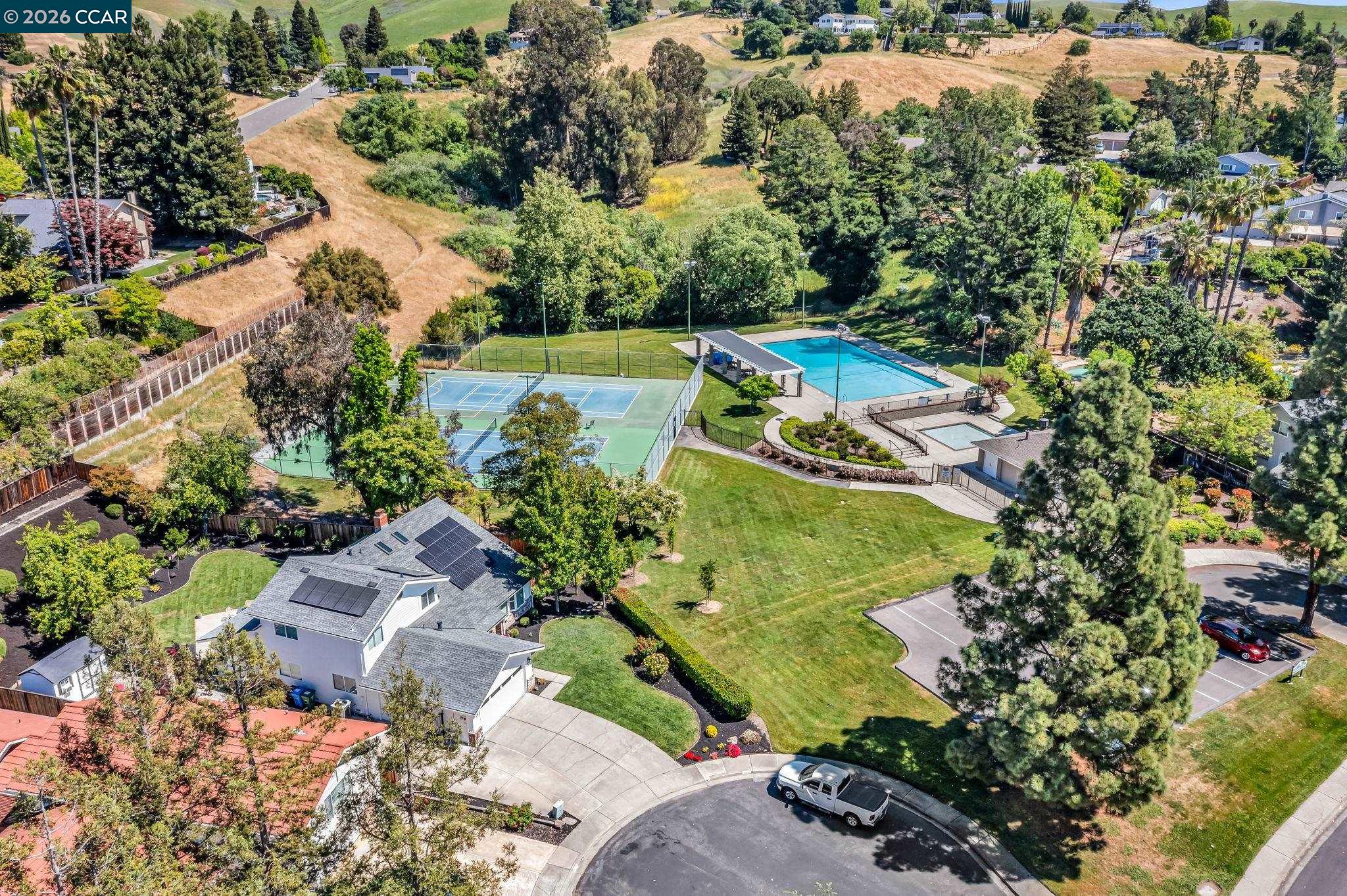 880 El Capitan Dr