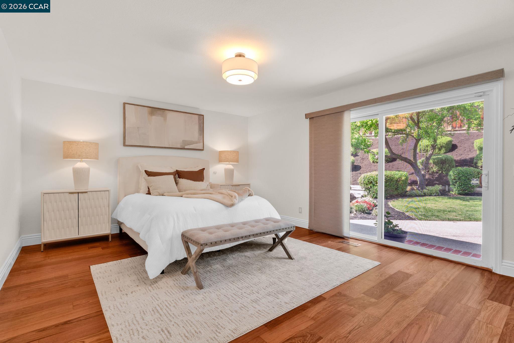 880 El Capitan Dr