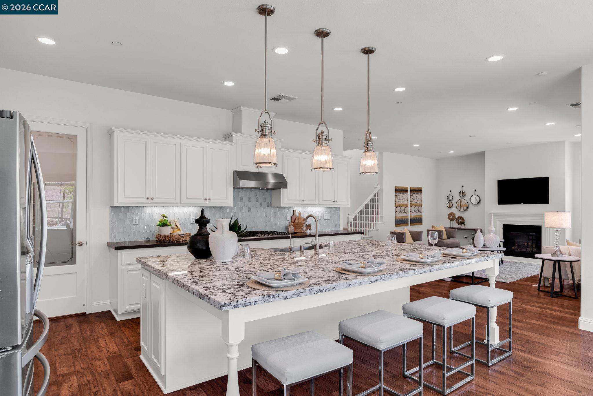 4252 Oak Knoll Dr