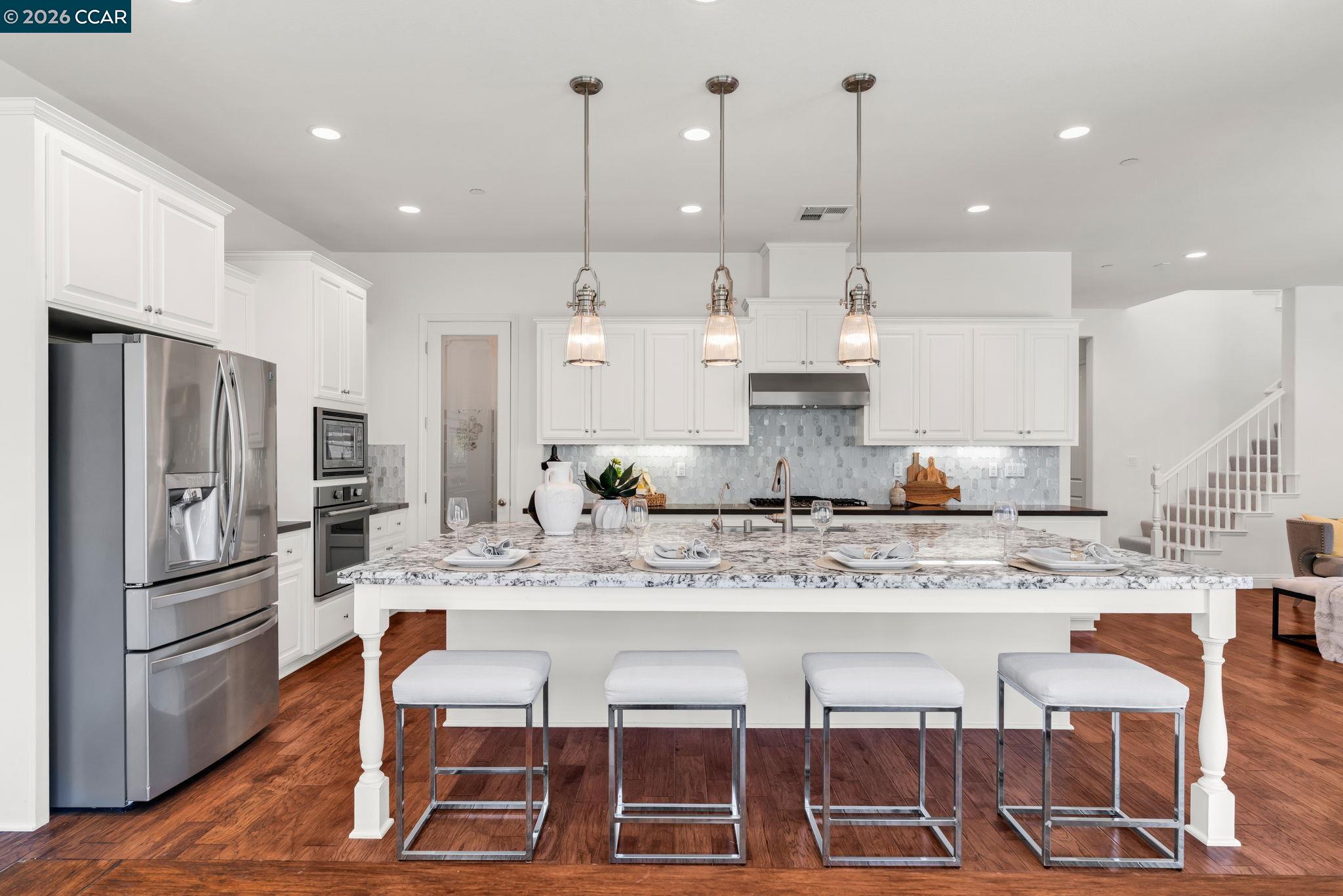4252 Oak Knoll Dr