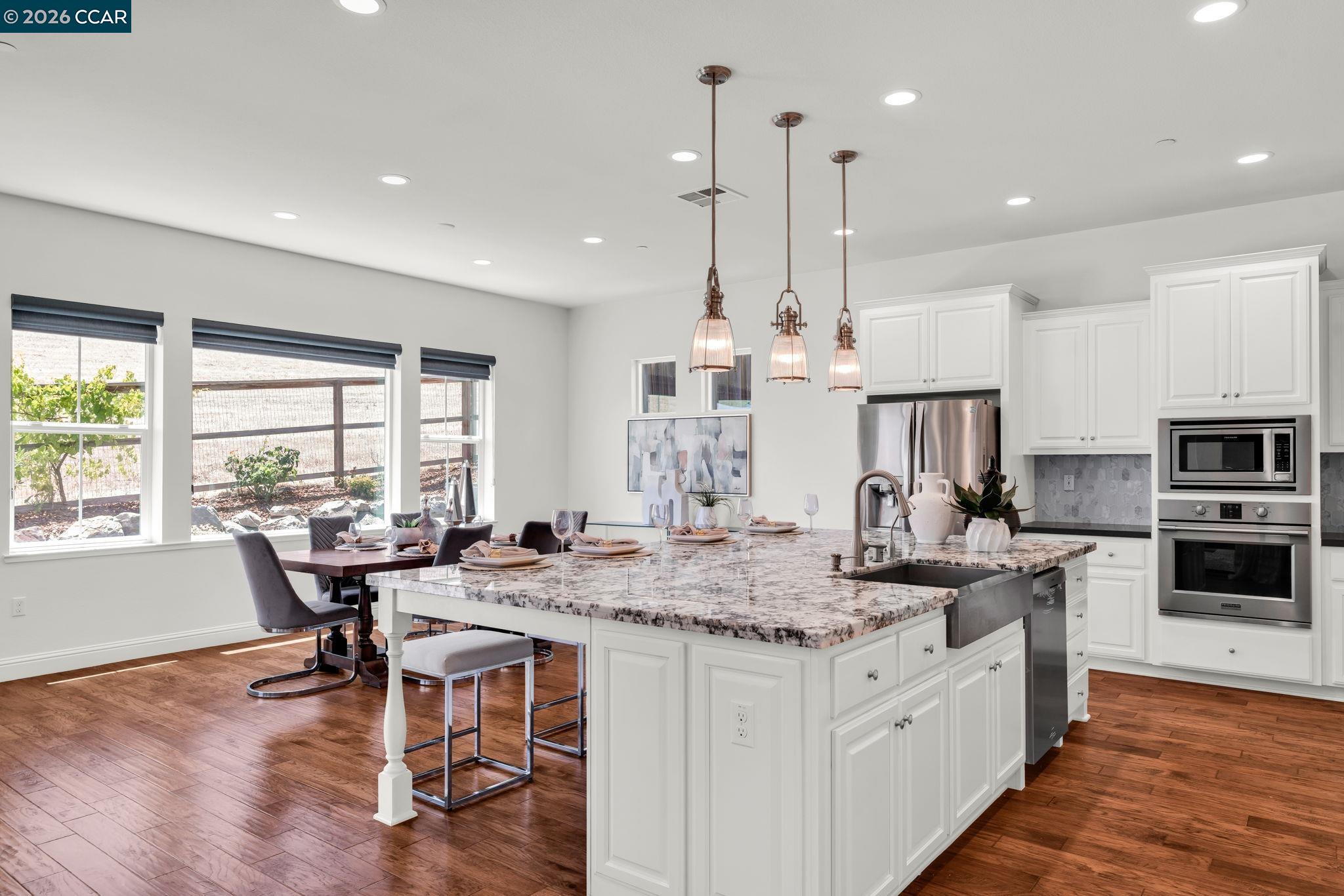 4252 Oak Knoll Dr