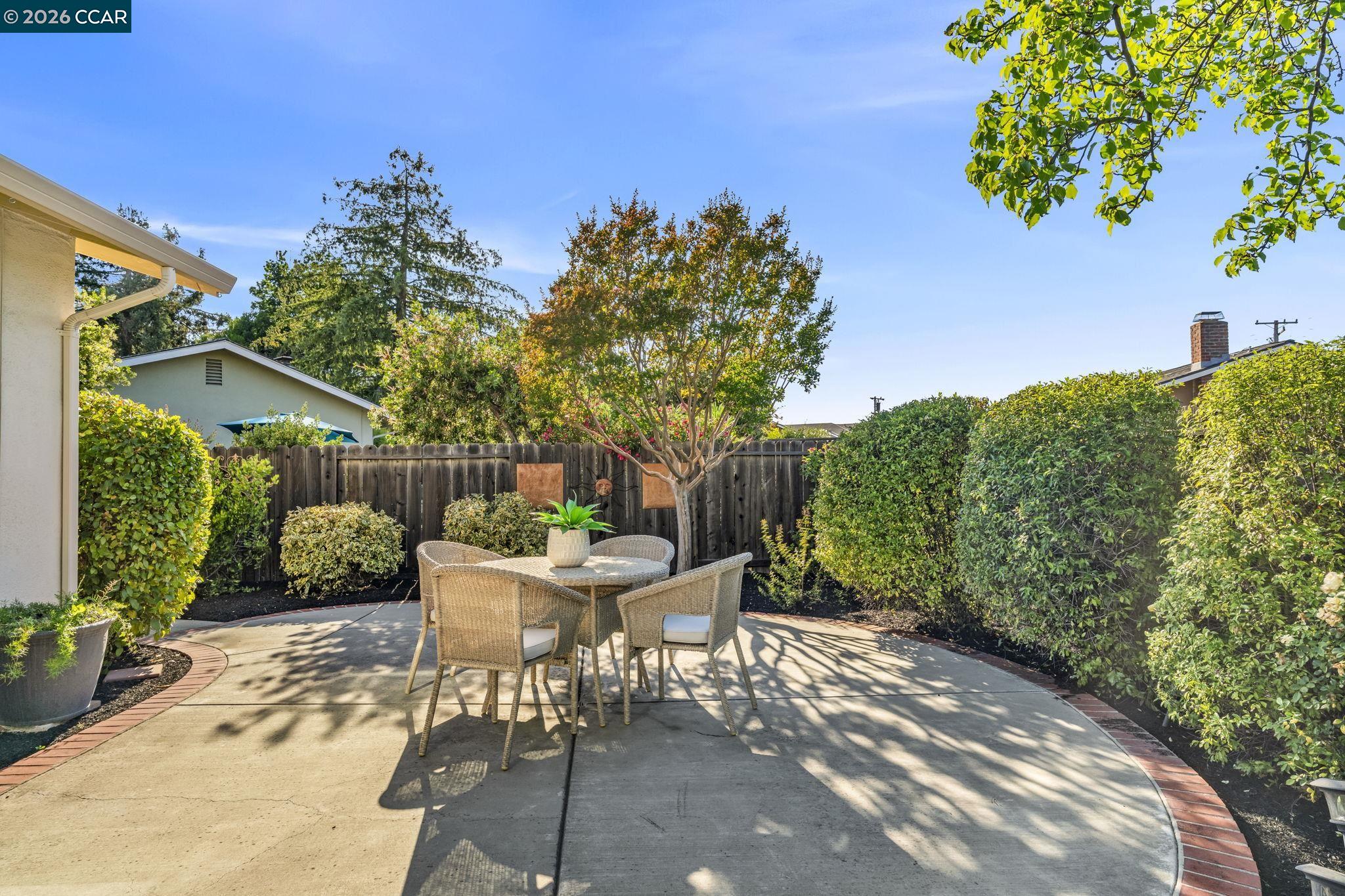 2 Craydon Ct
