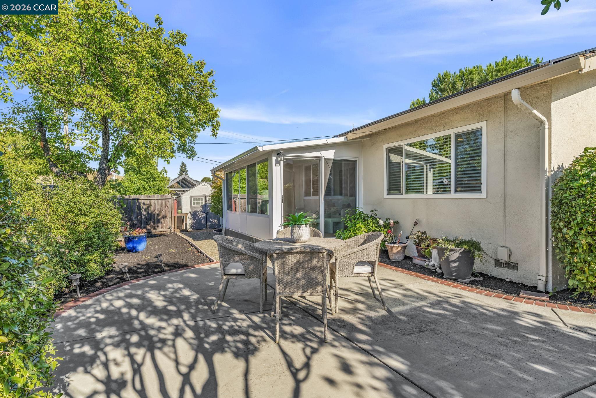 2 Craydon Ct