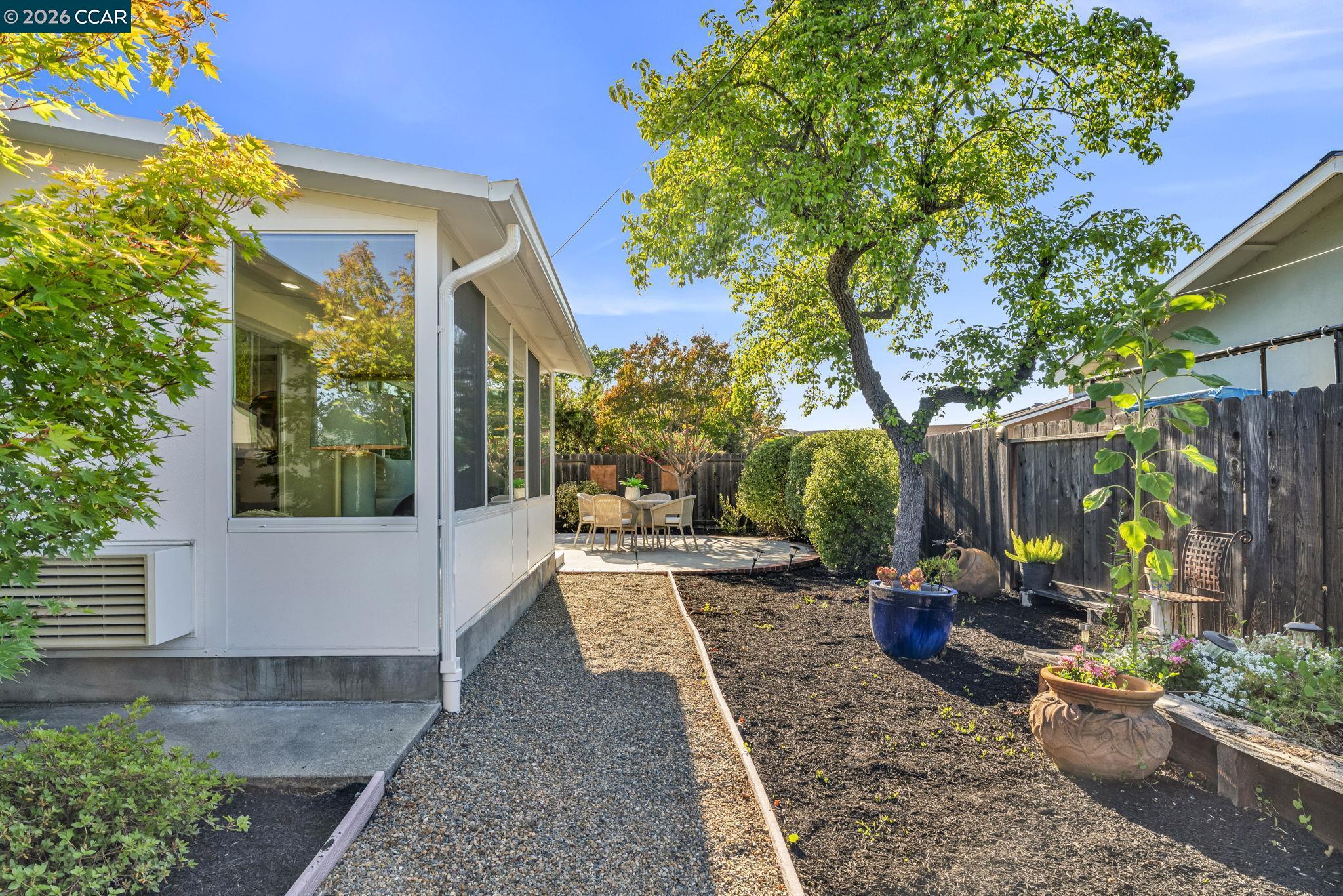 2 Craydon Ct
