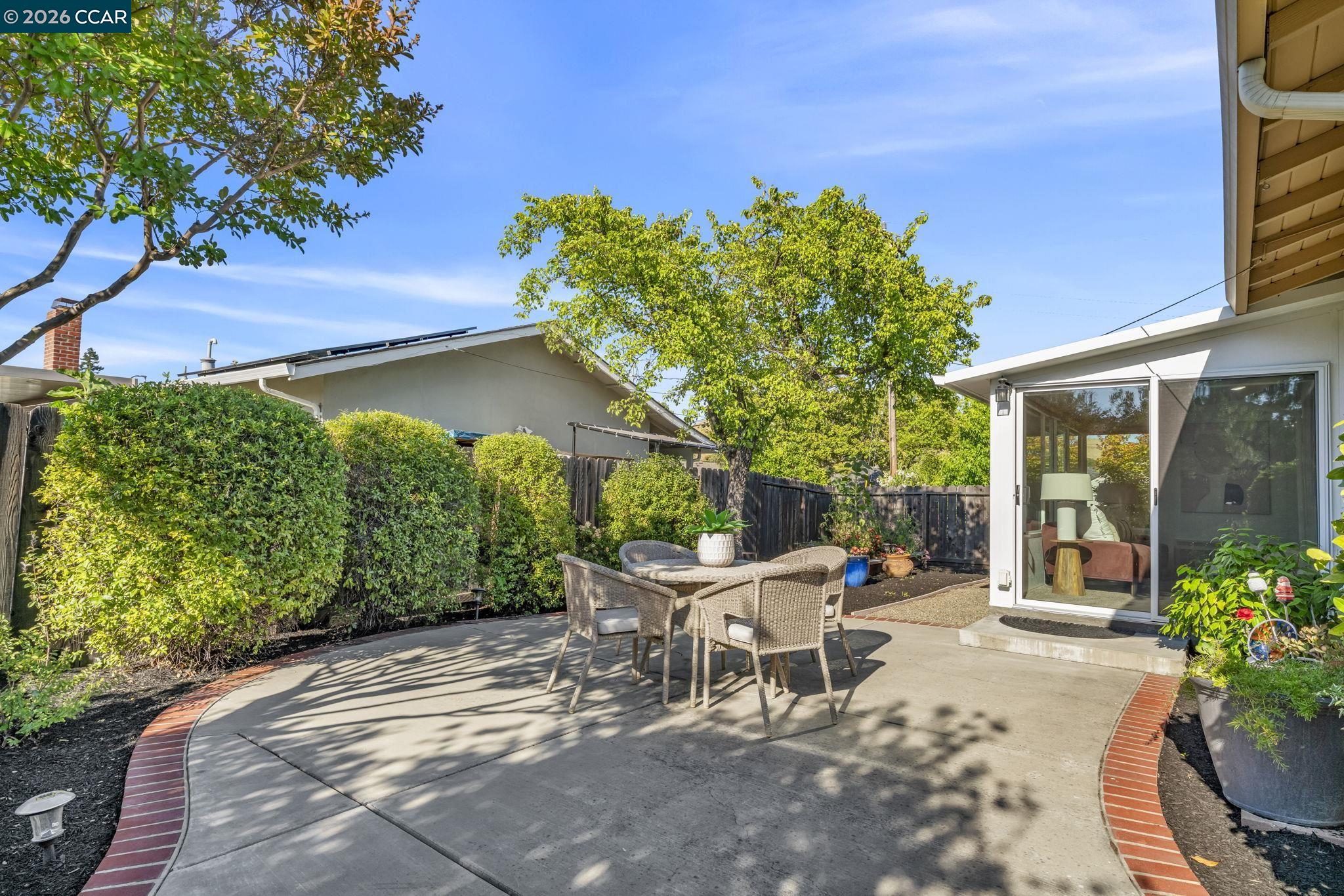 2 Craydon Ct