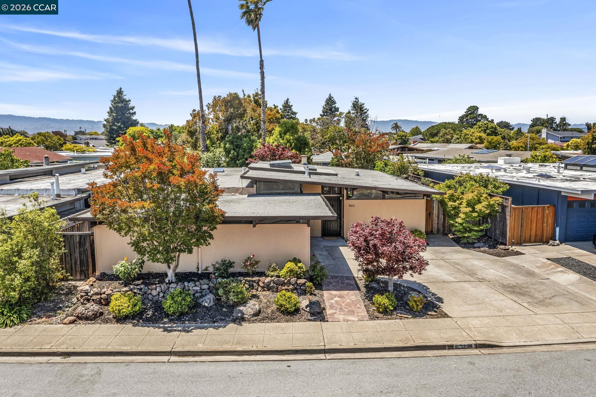 980 Crane Ave