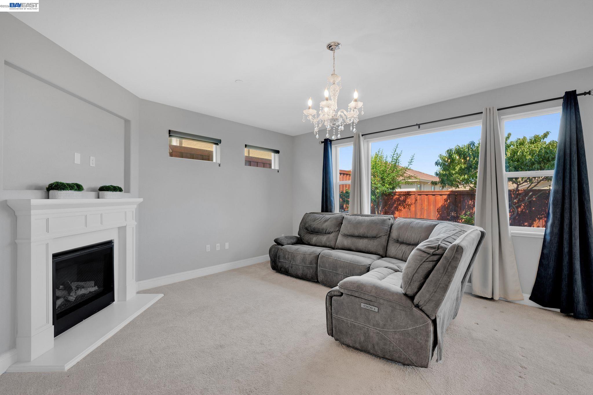 2737 Rio Seco Dr
