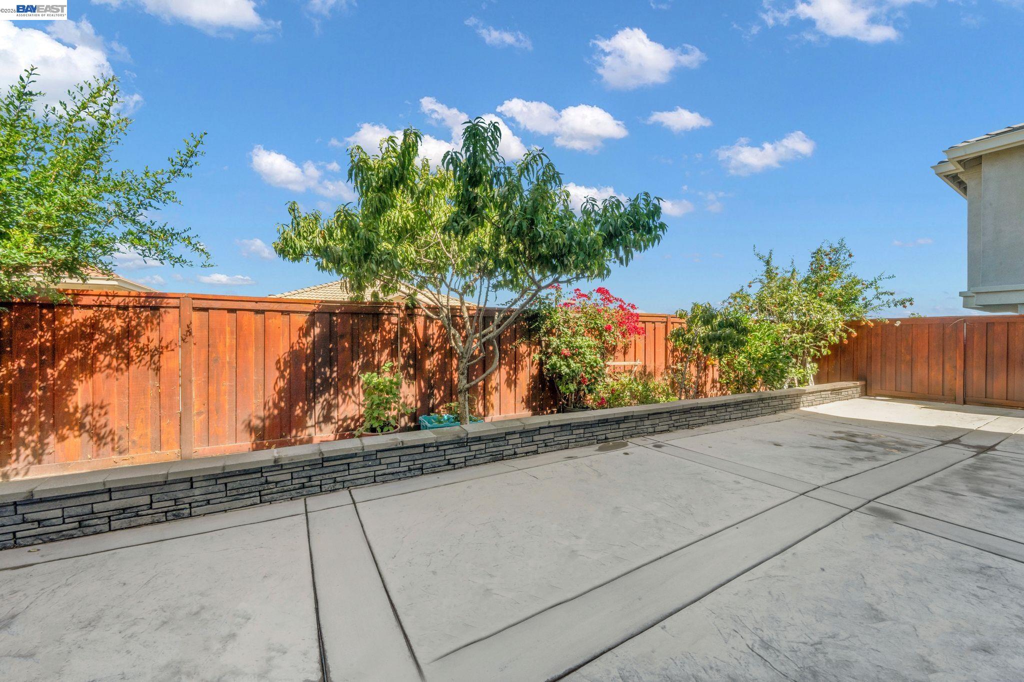 2737 Rio Seco Dr