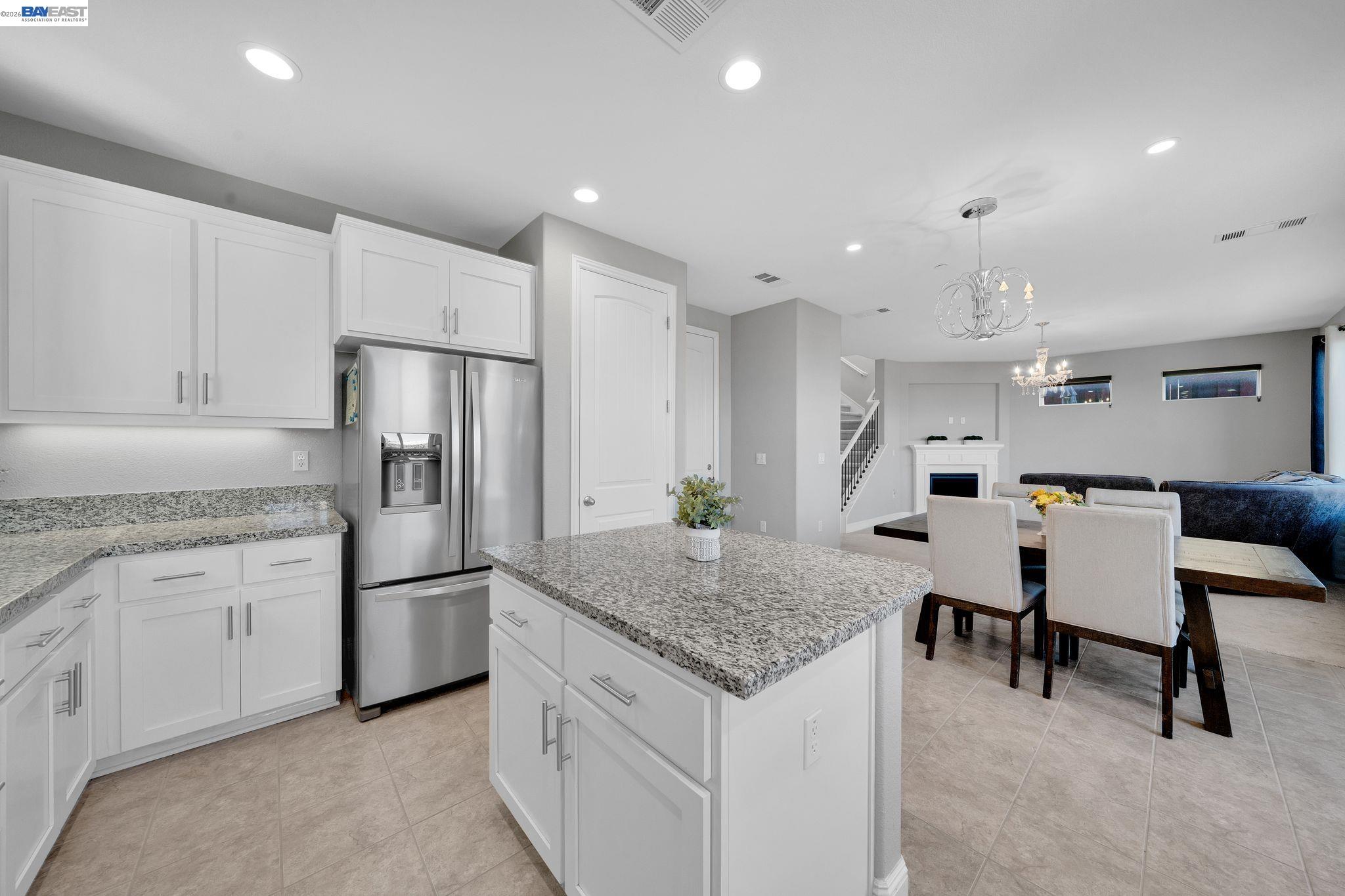 2737 Rio Seco Dr