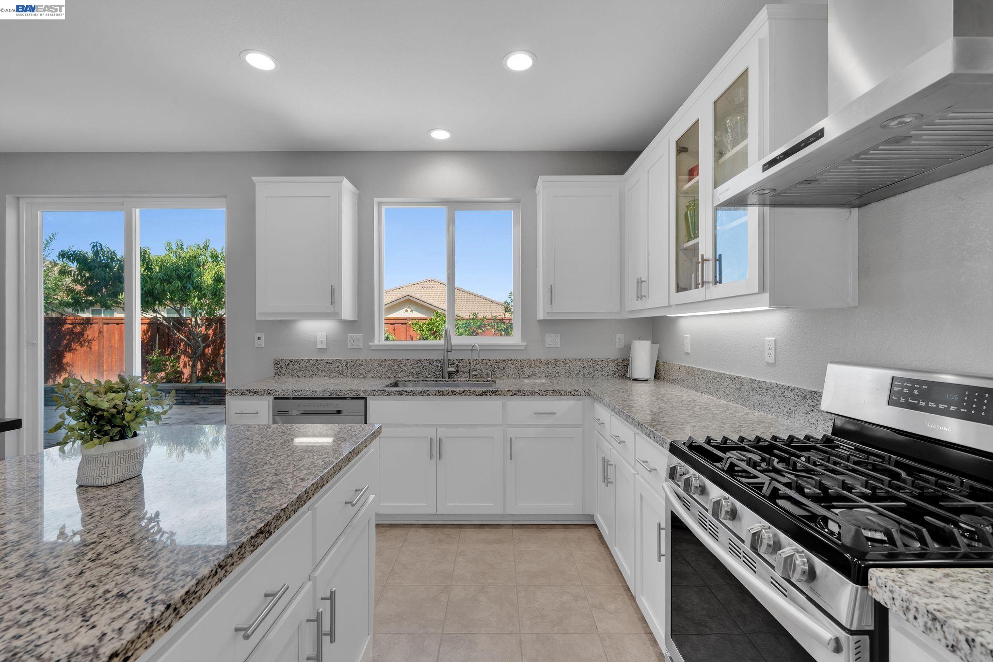 2737 Rio Seco Dr