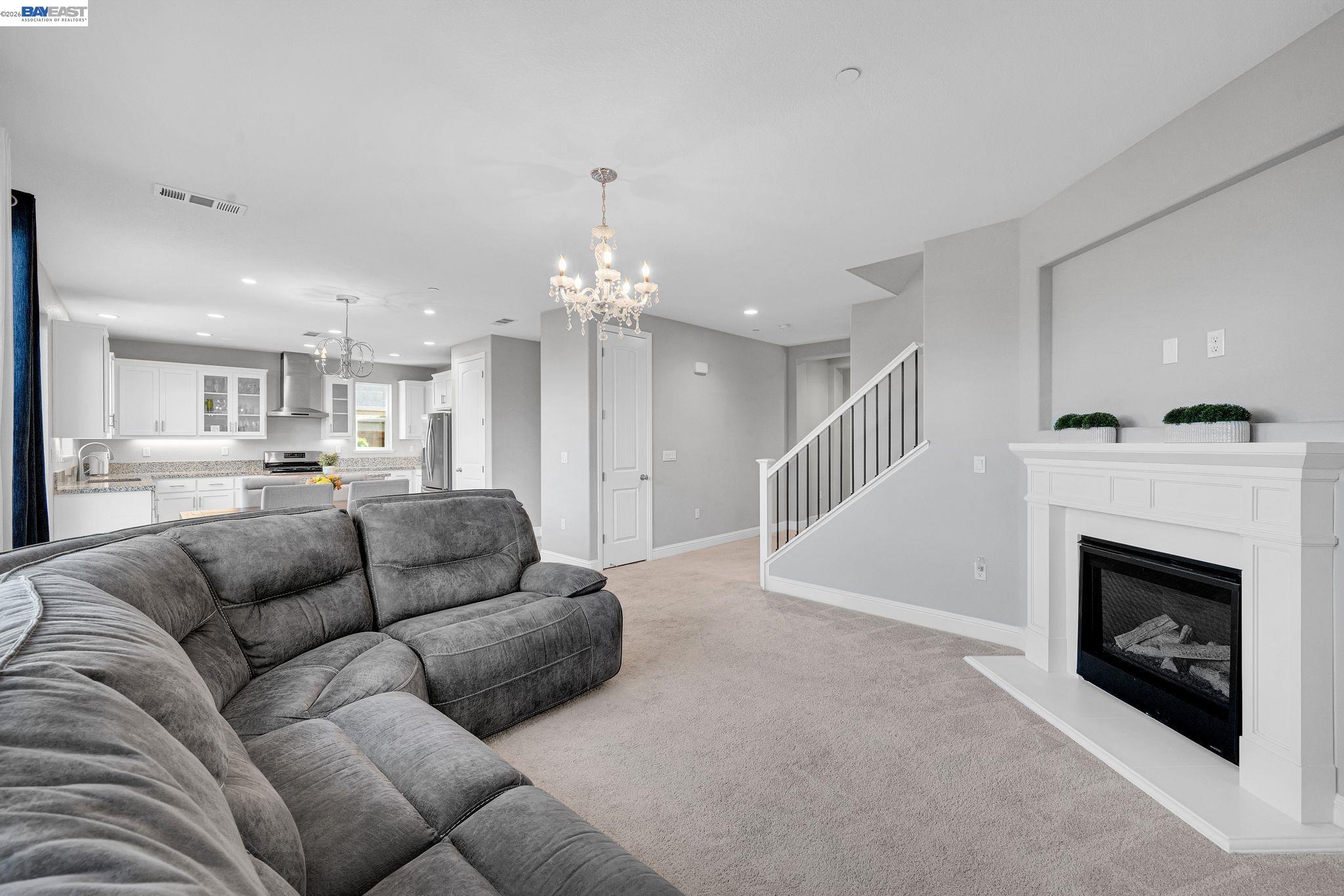 2737 Rio Seco Dr