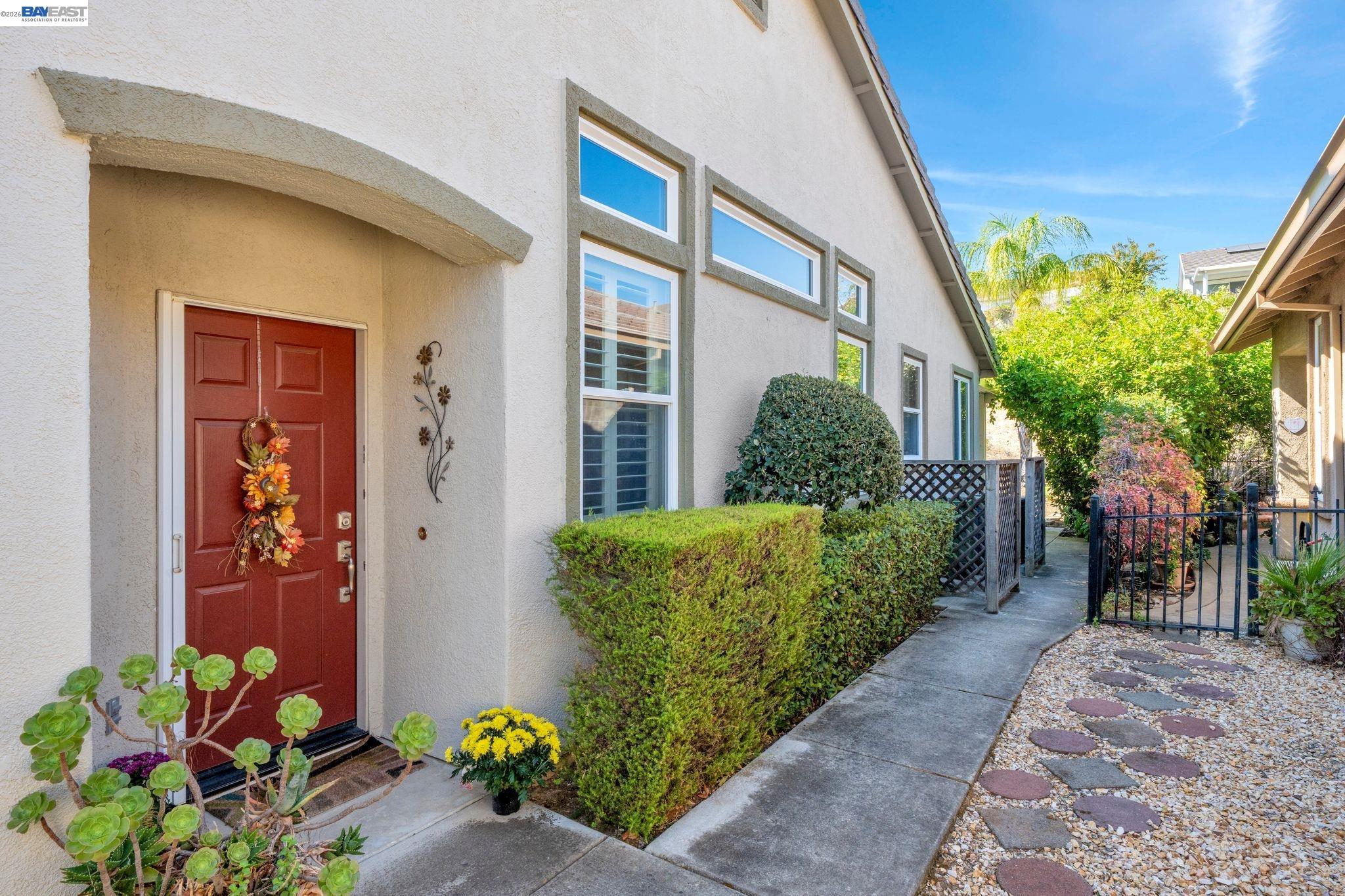 1450 Bismarck Ln