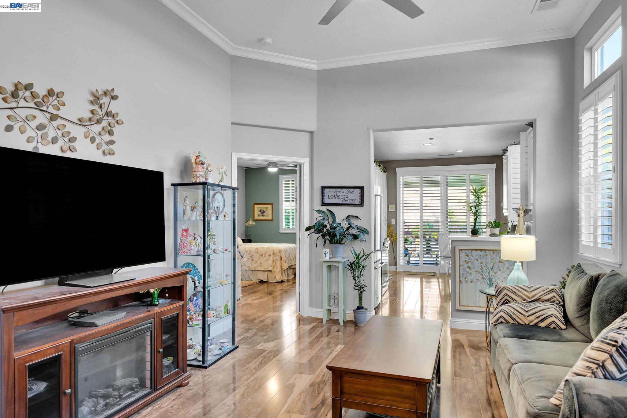 1450 Bismarck Ln