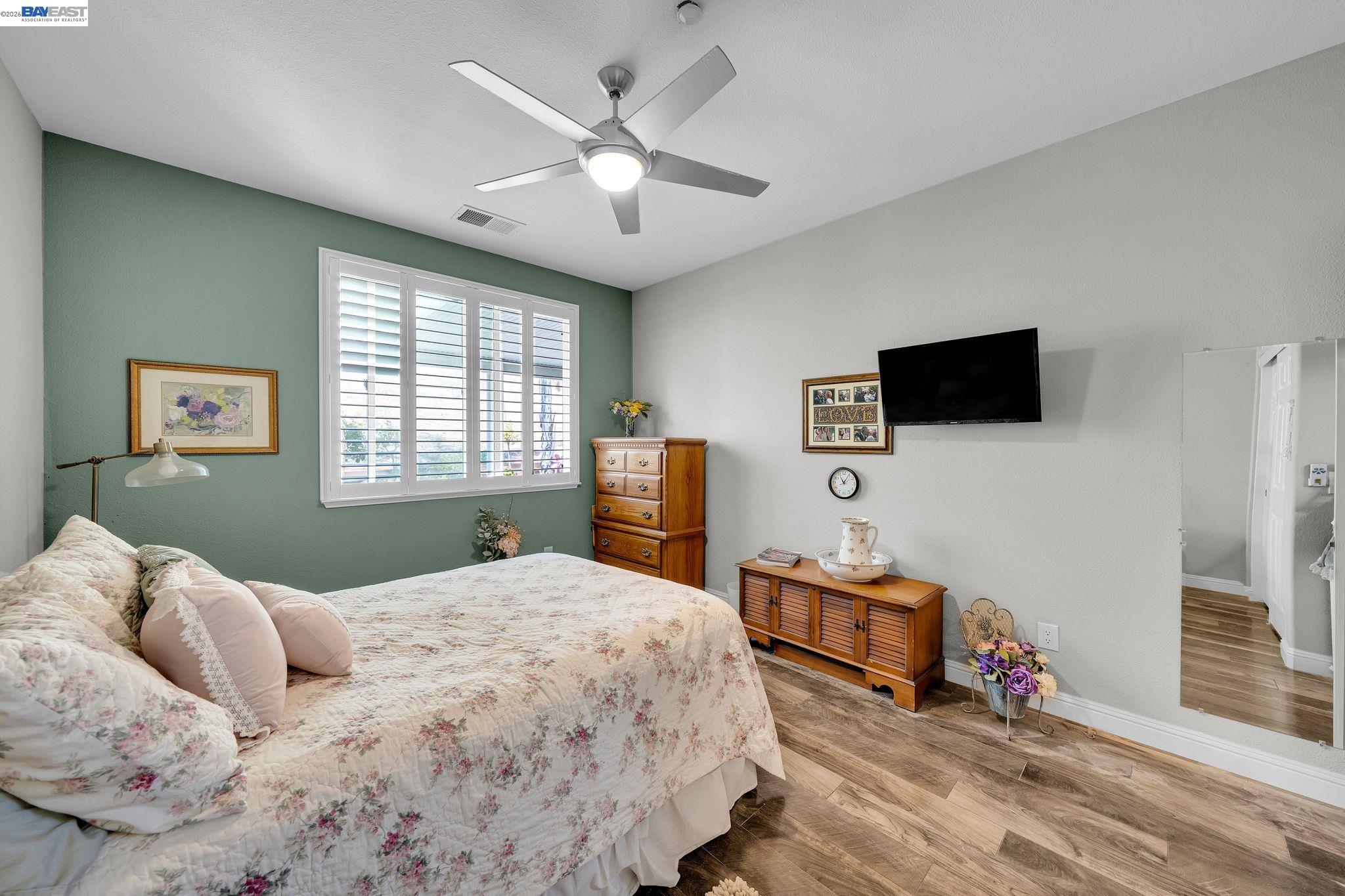 1450 Bismarck Ln
