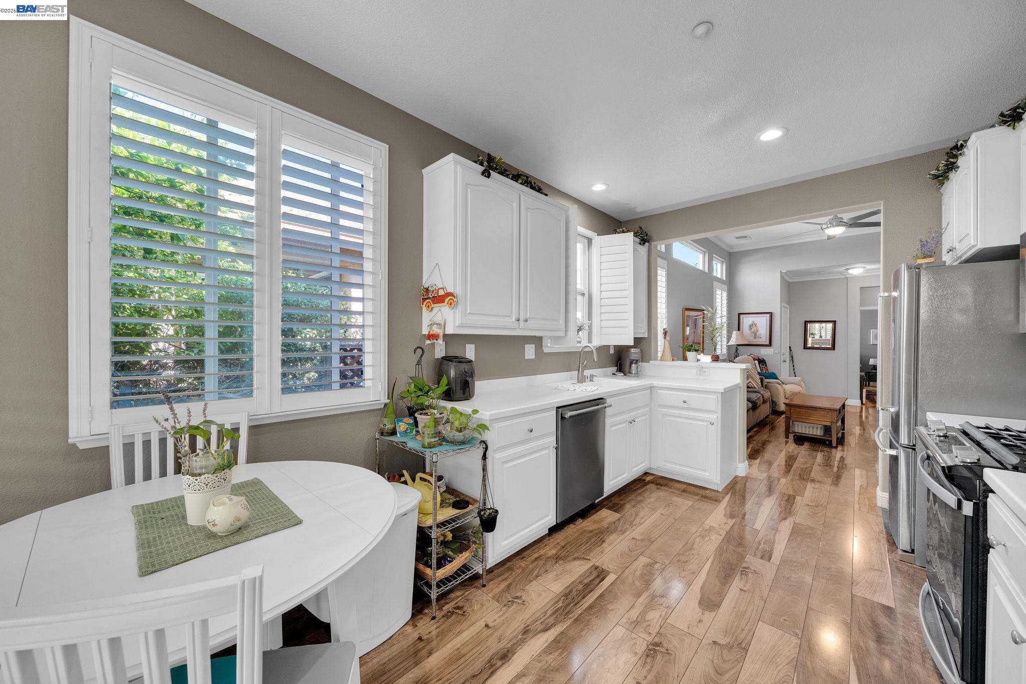 1450 Bismarck Ln