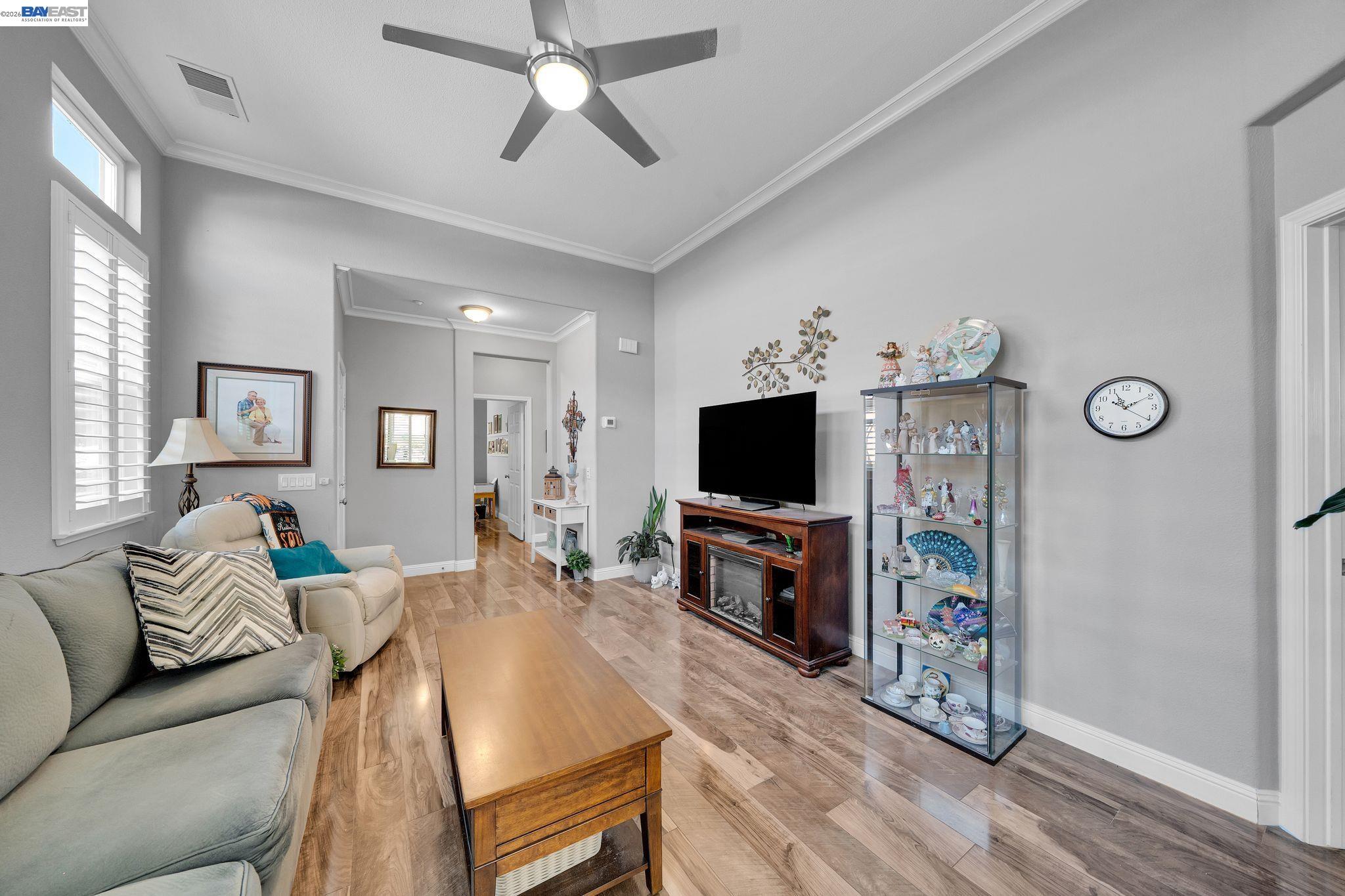 1450 Bismarck Ln
