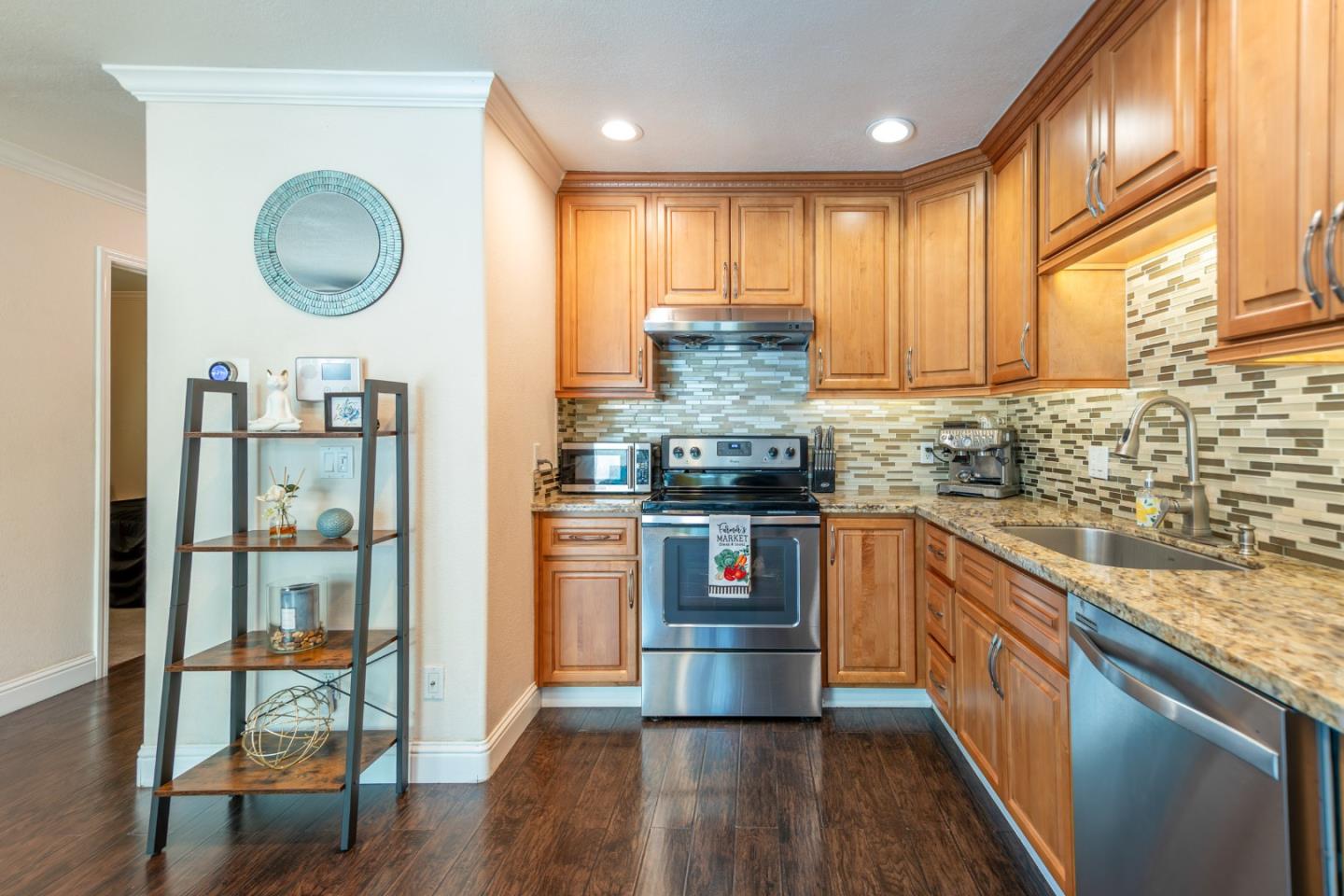 1105 Whirlow PL