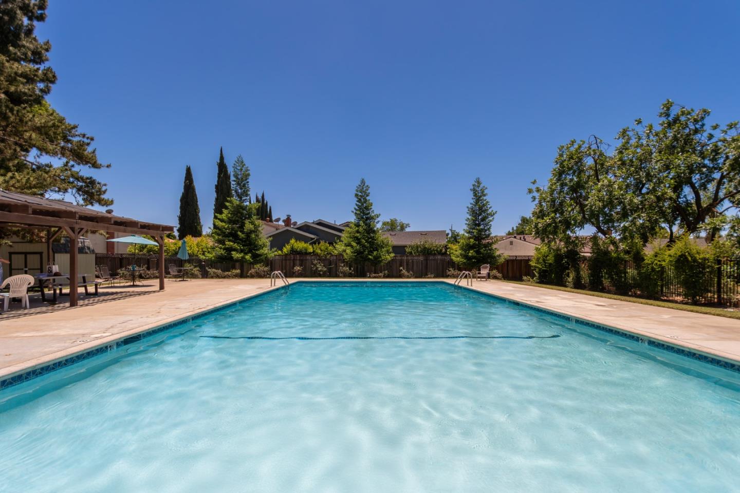 1105 Whirlow PL