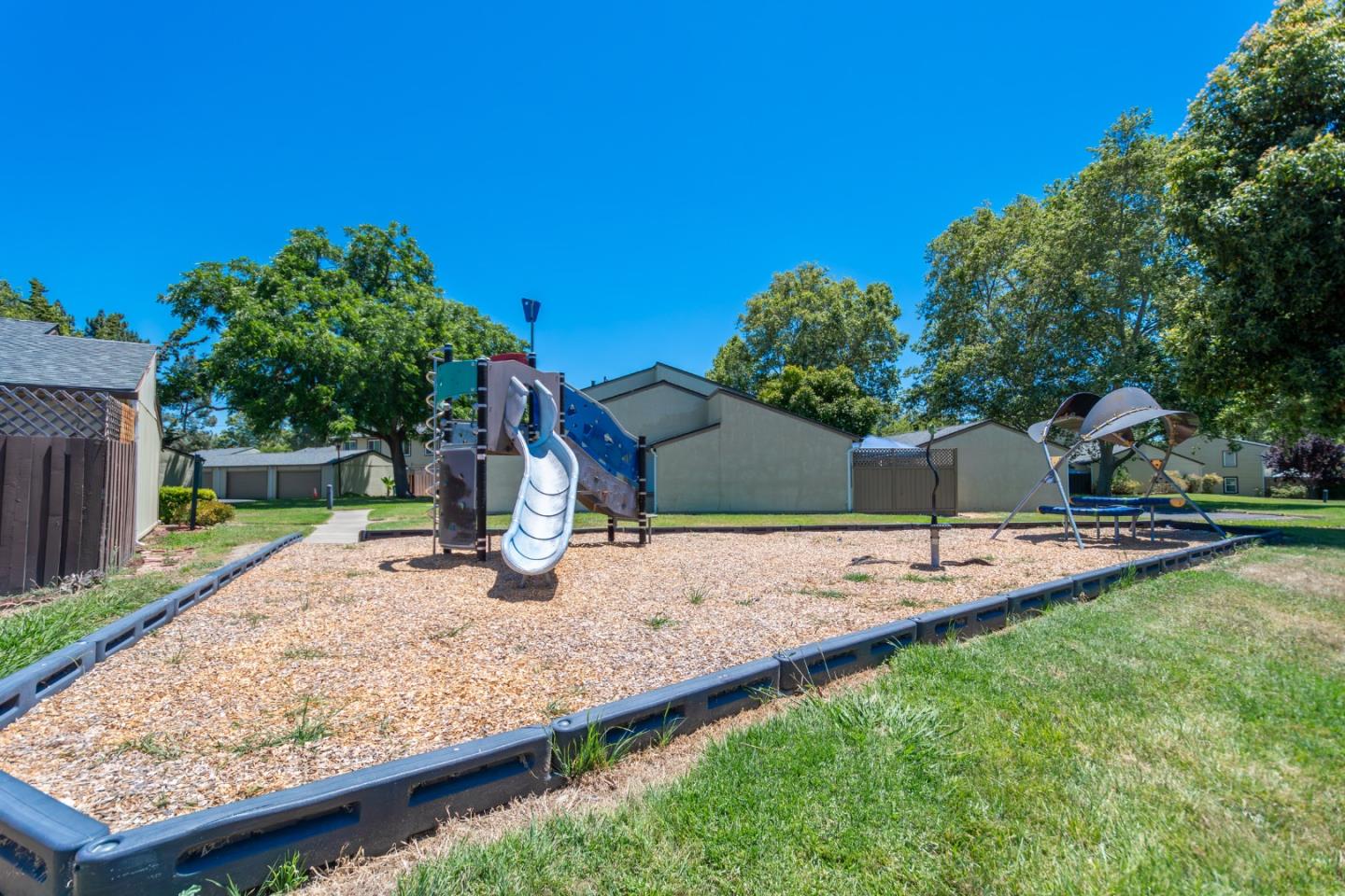 1105 Whirlow PL